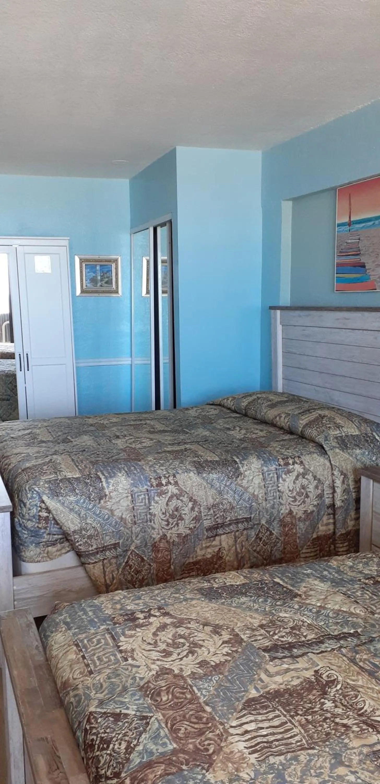 Bed in Daytona Beach Hawaiian Inn