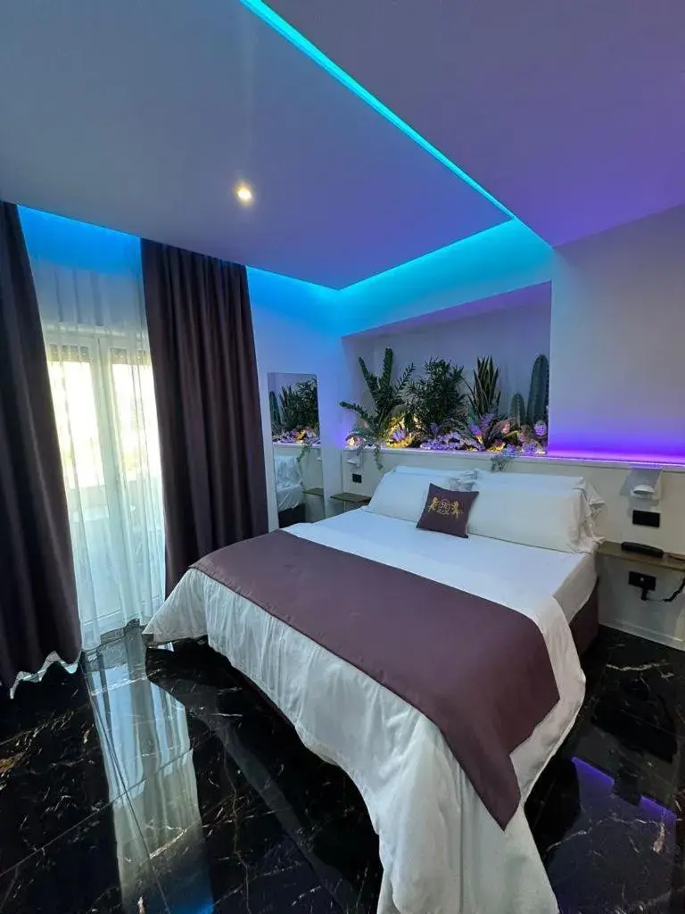 Deluxe Junior Suite - single occupancy in Hotel Max Deluxe Junior Suite - single occupancy in Hotel Max