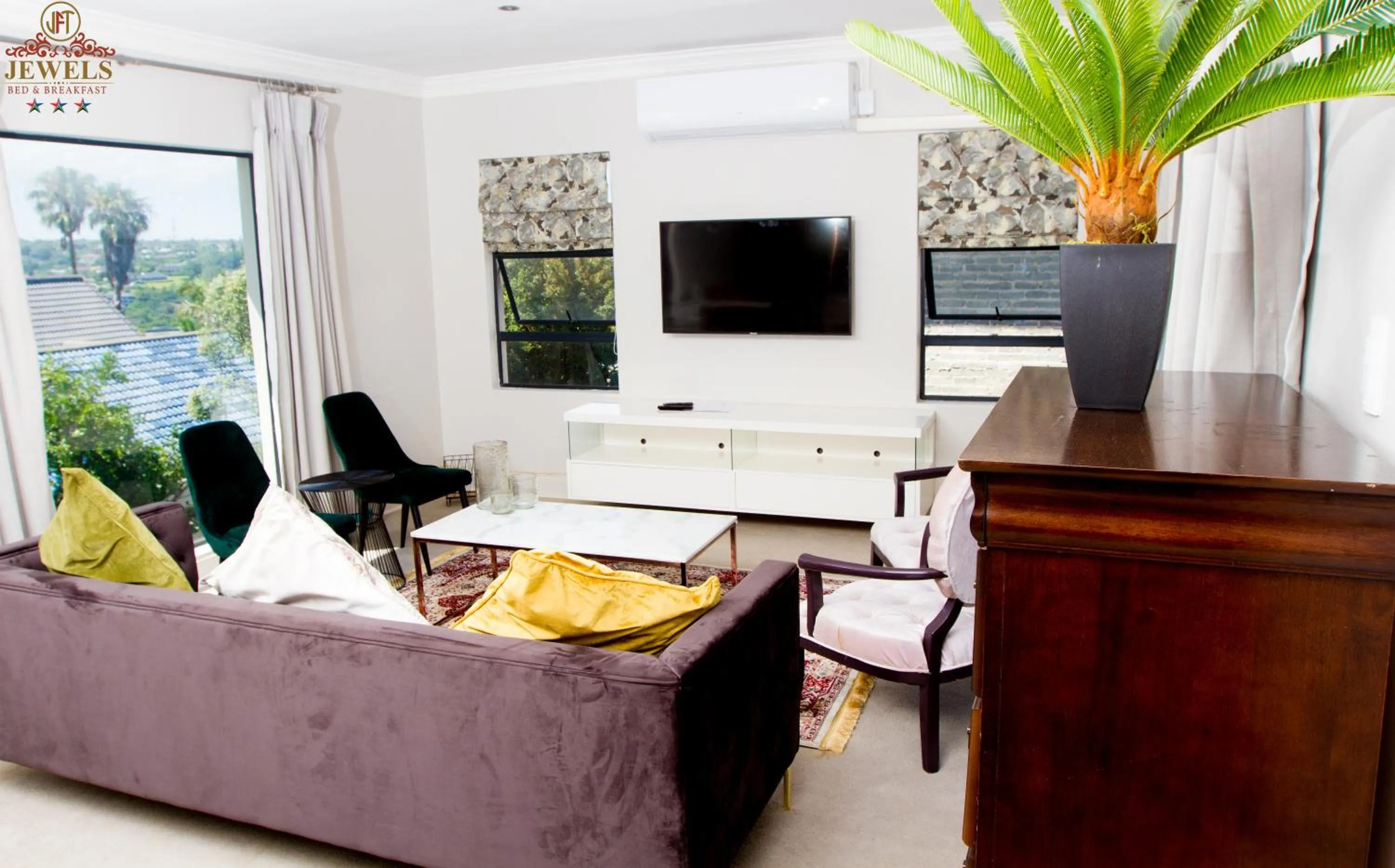 TV and multimedia in JFT Jewels Guest House