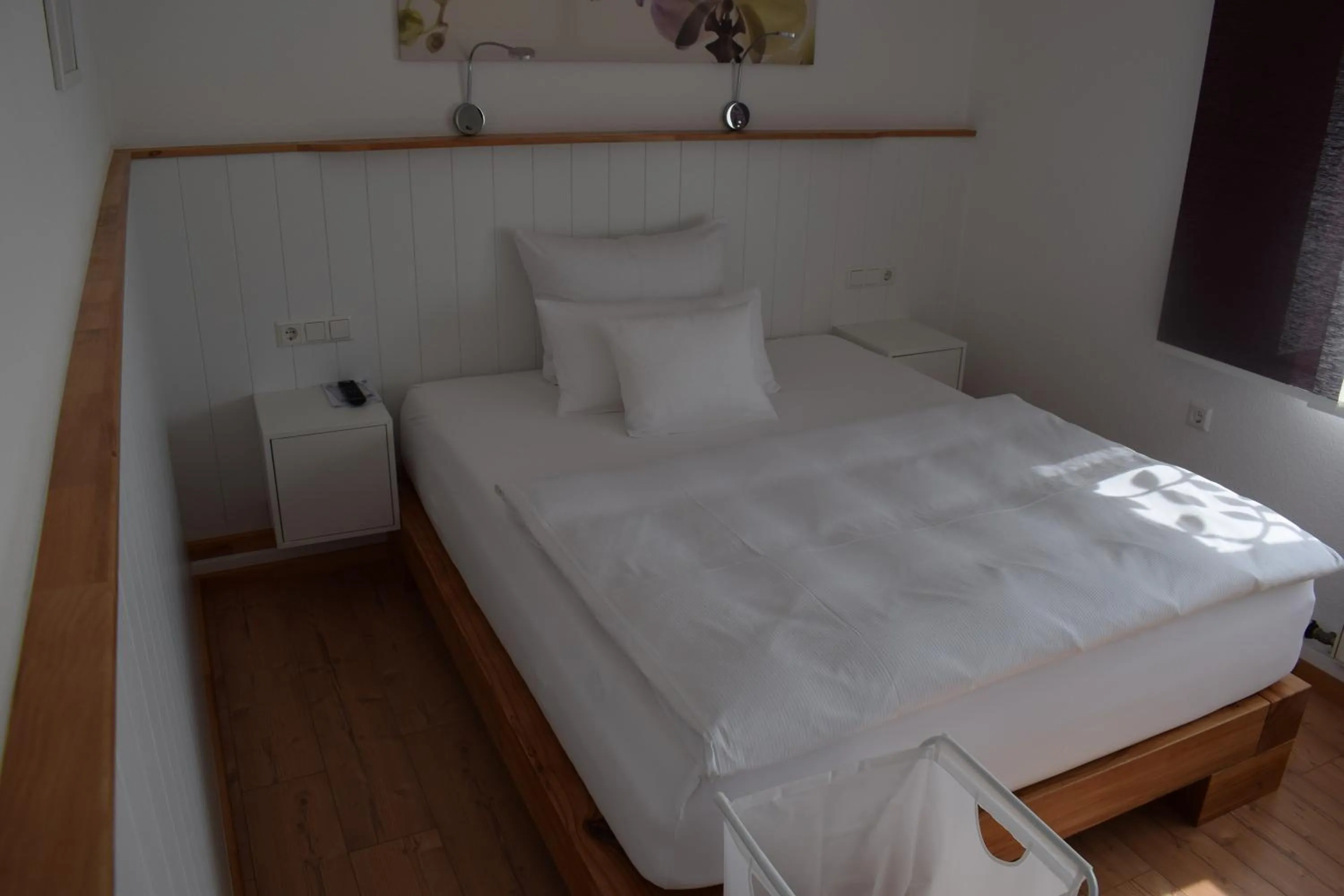 Bed in Apartmenthaus Erlenbach