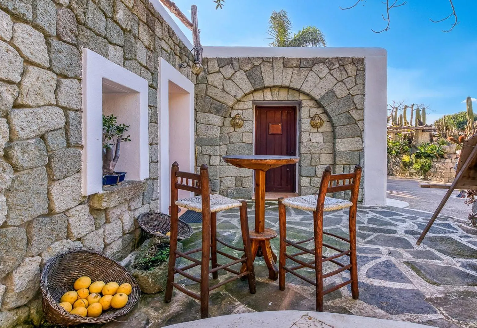 Restaurant/places to eat in Villa Ravino Secret Retreat