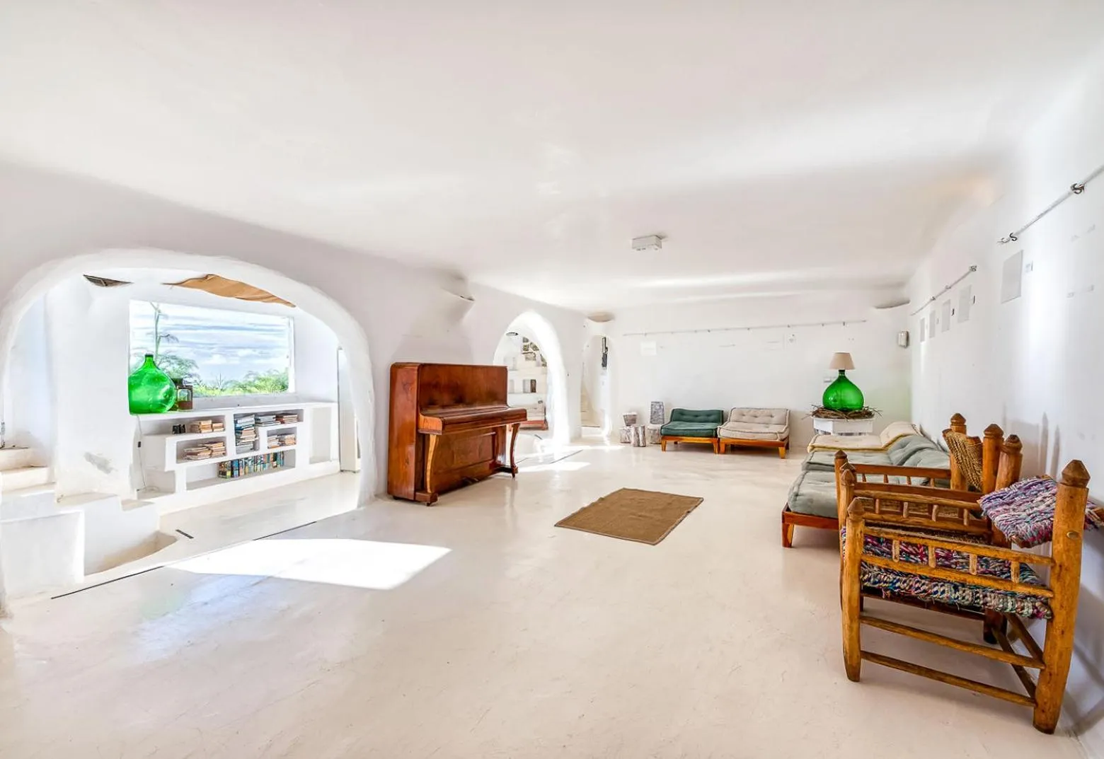 Communal lounge/ TV room in Villa Ravino Secret Retreat