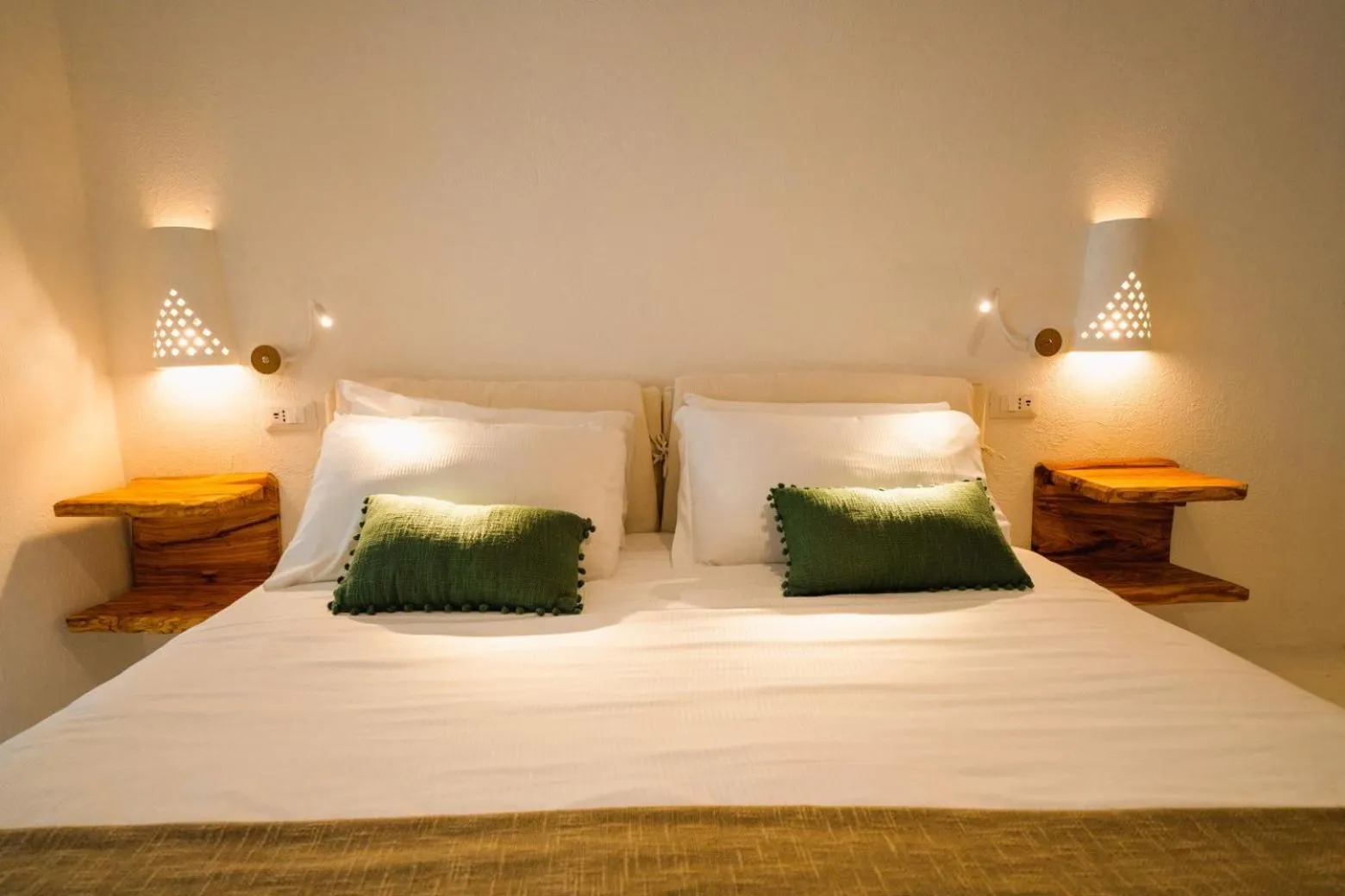 Bed in Villa Ravino Secret Retreat