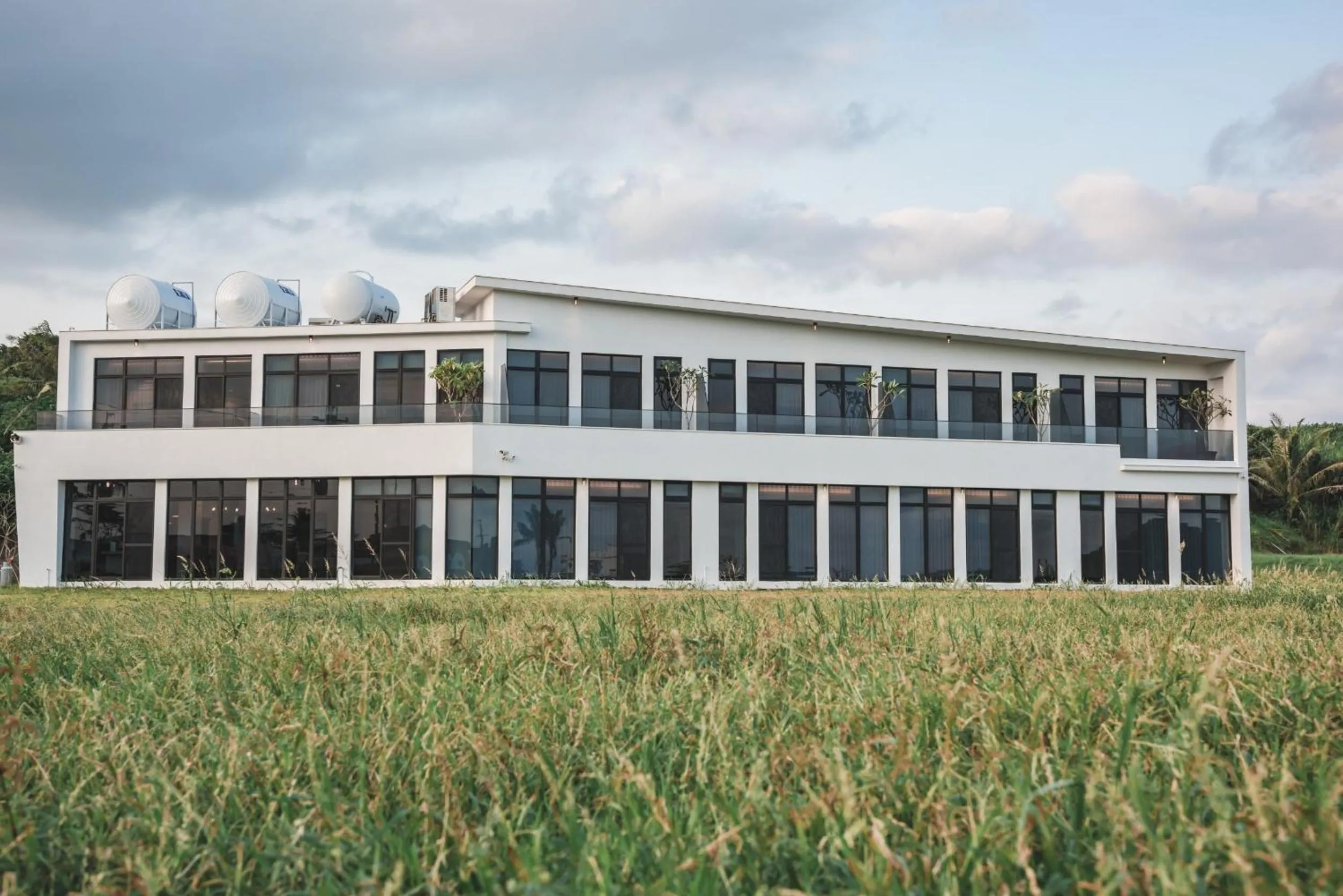 Property building in Cloud 9 Panorama