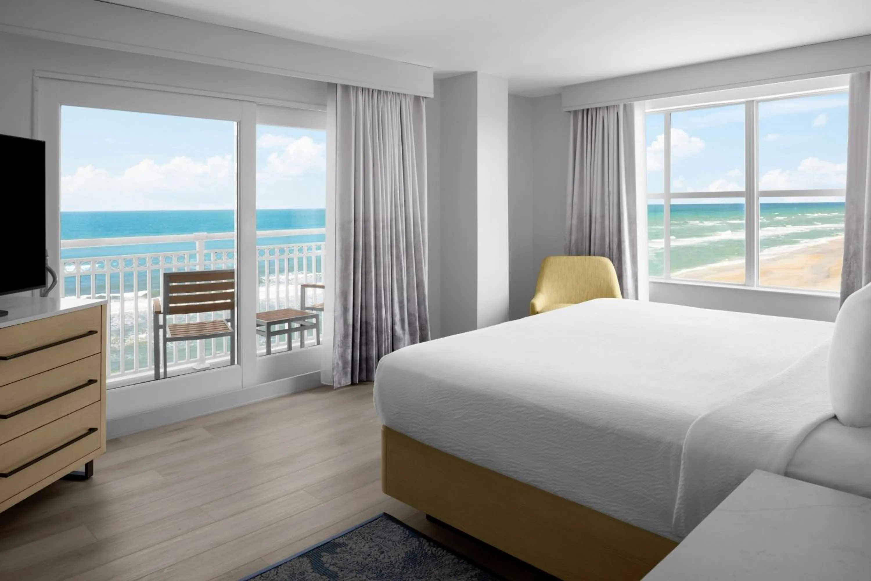 Bedroom, Bed in Residence Inn by Marriott Daytona Beach Oceanfront