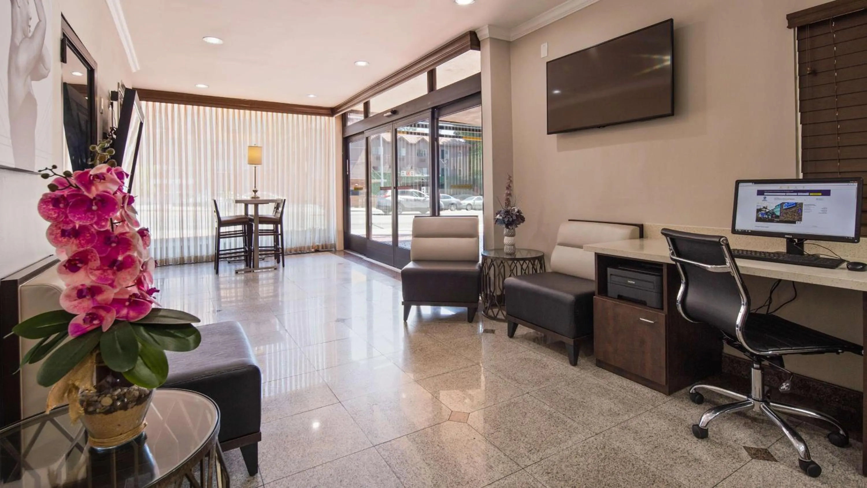 Lobby or reception in Best Western Hollywood Plaza Inn Hotel - Hollywood Walk of Fame LA