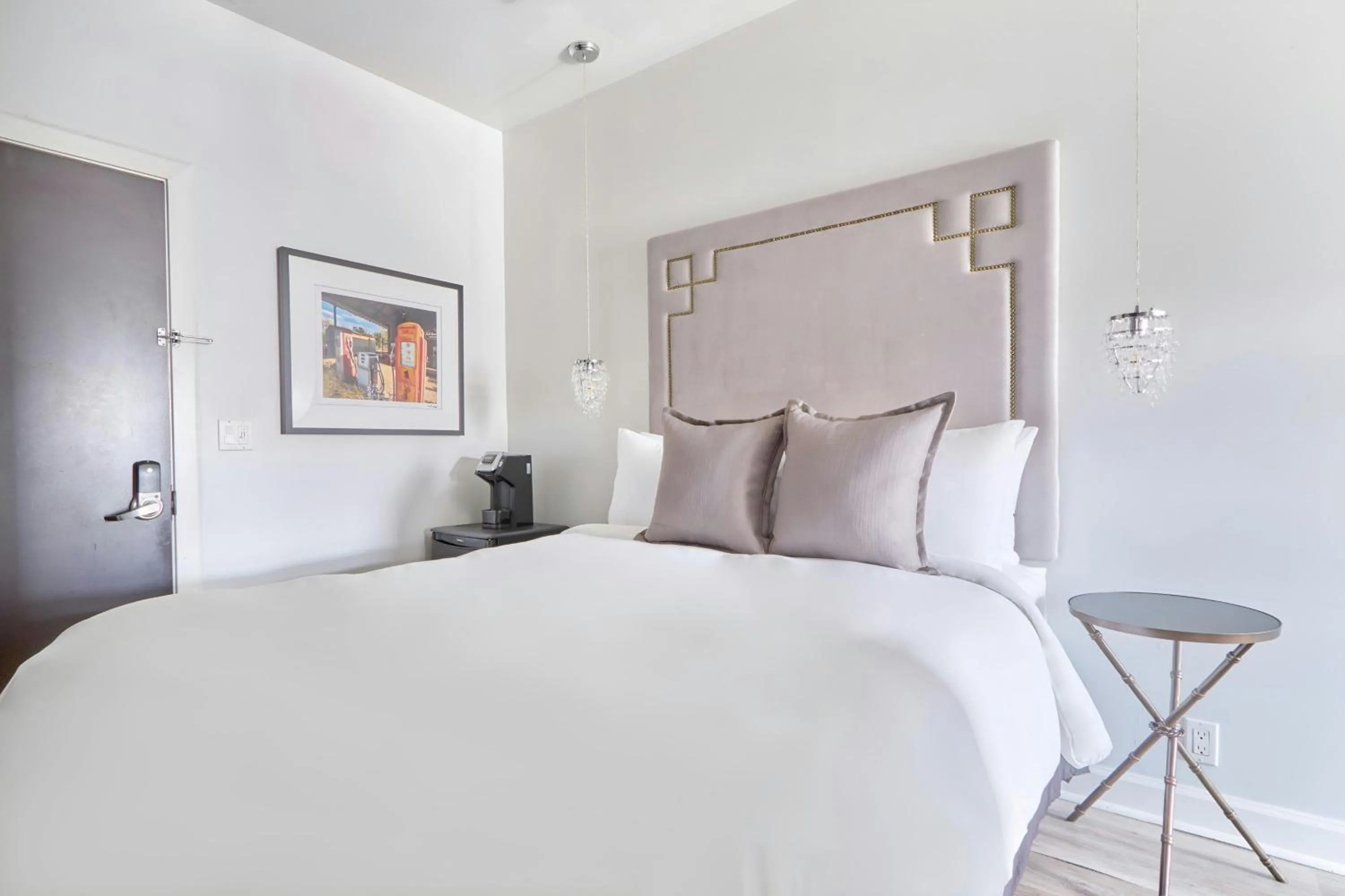 Bedroom, Bed in The Crescent Hotel Beverly Hills, Sonder by Marriott Bonvoy