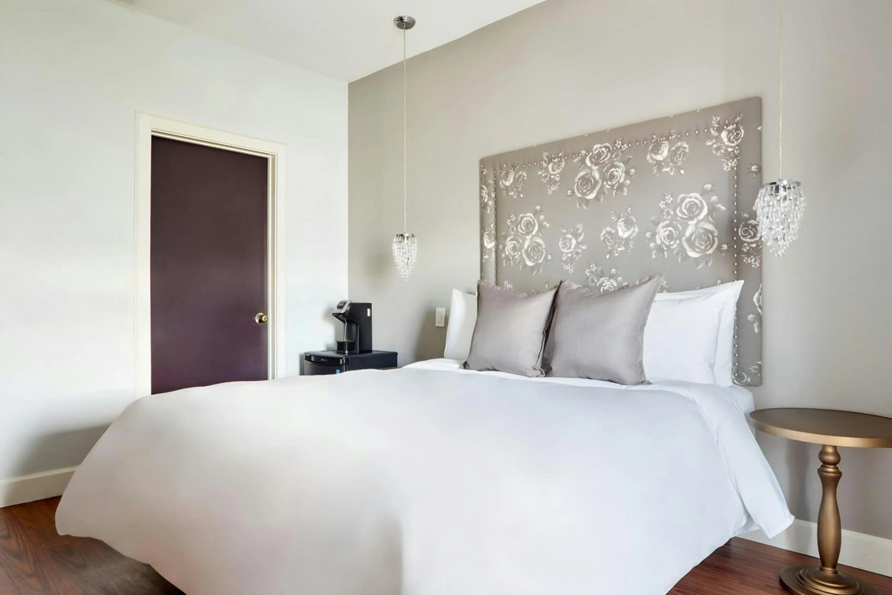 Bedroom, Bed in The Crescent Hotel Beverly Hills, Sonder by Marriott Bonvoy