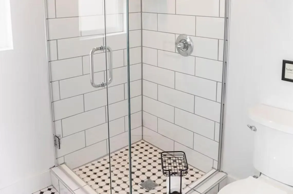 Bathroom in The Nightingale Motel