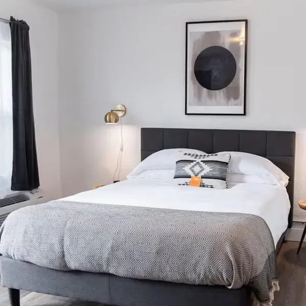 Bedroom, Bed in The Nightingale Motel