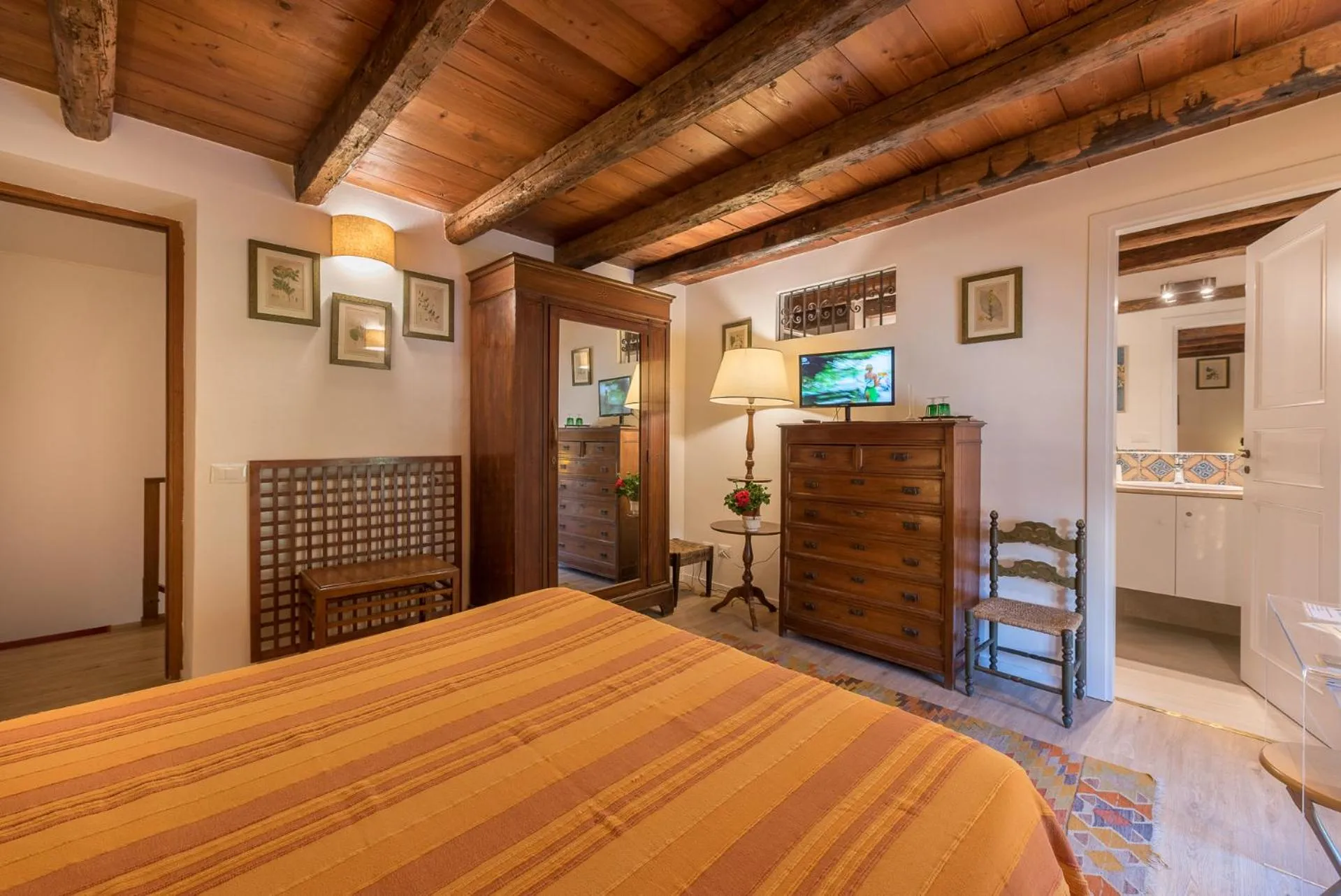 Photo of the whole room, Bed in Il Glicine La Piana dei Colli
