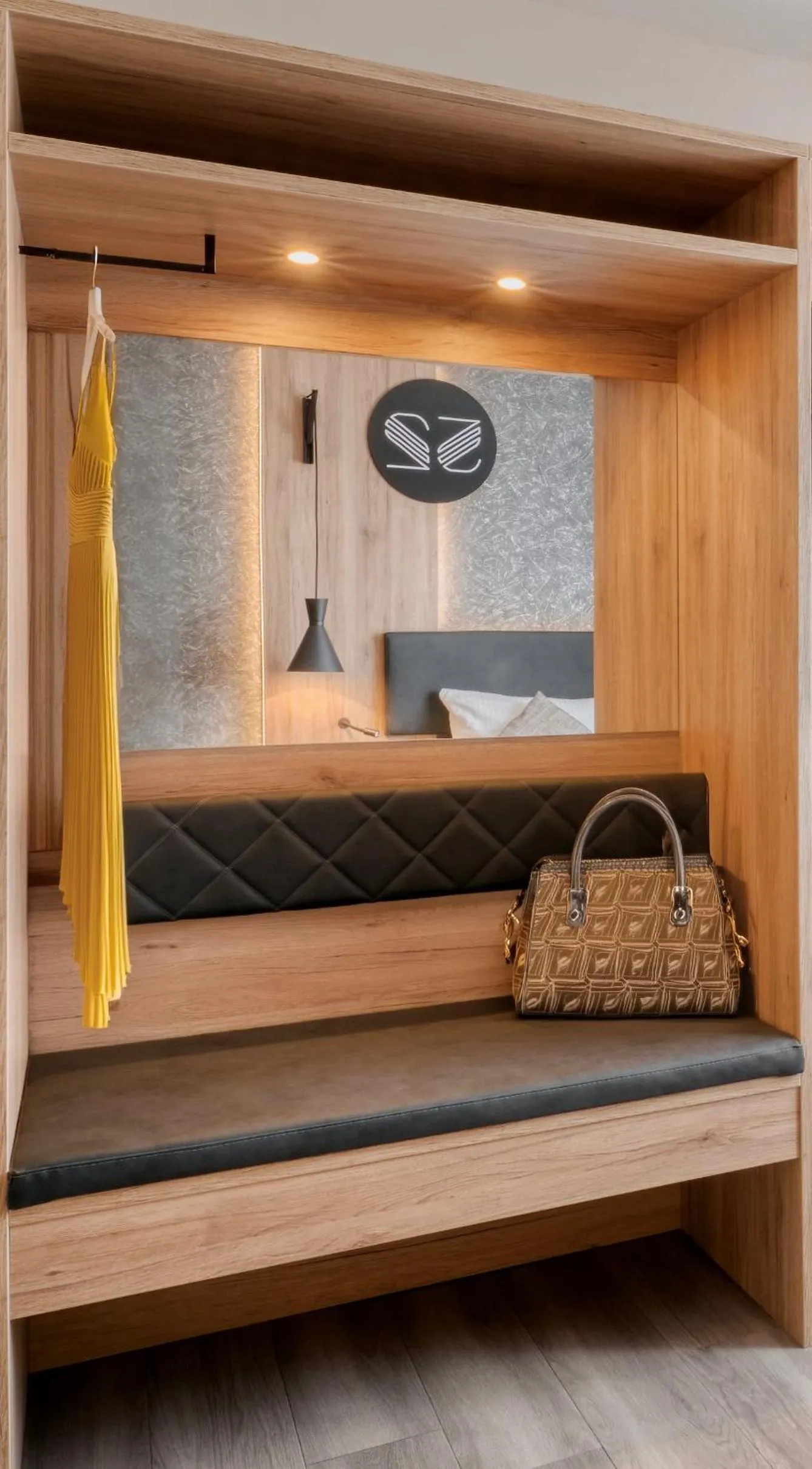 Photo of the whole room, Bed in Hotel Schultheiss Hameln