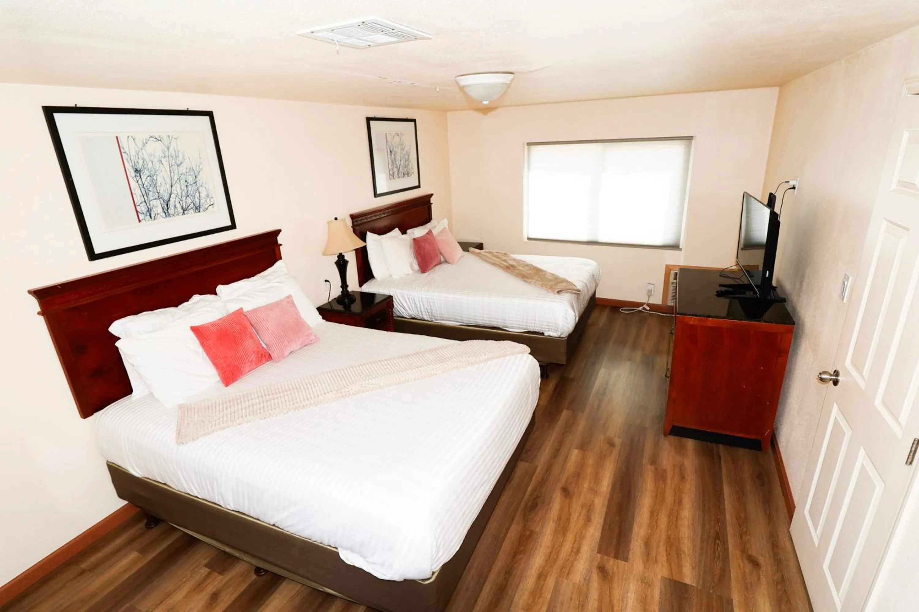 Bed in Sequoia Village