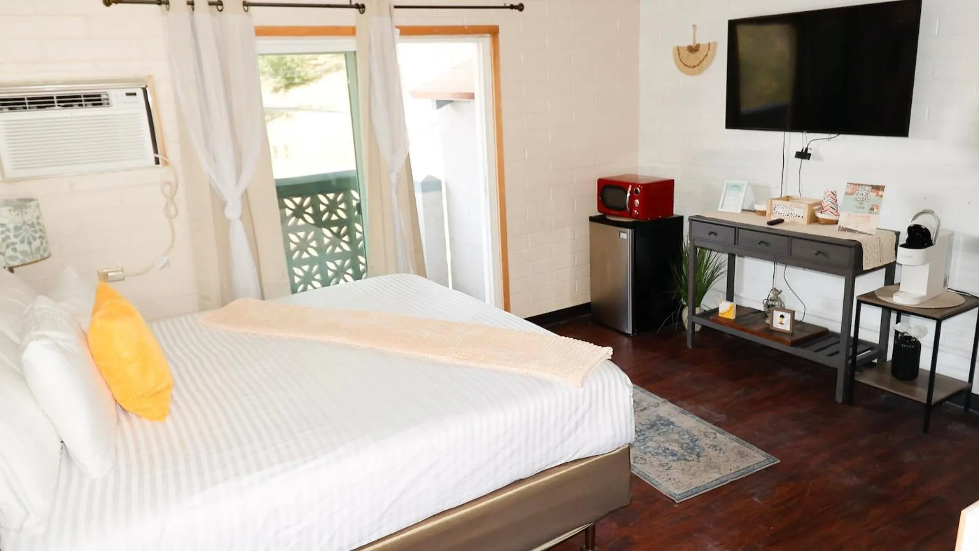 Bed in Sequoia Village