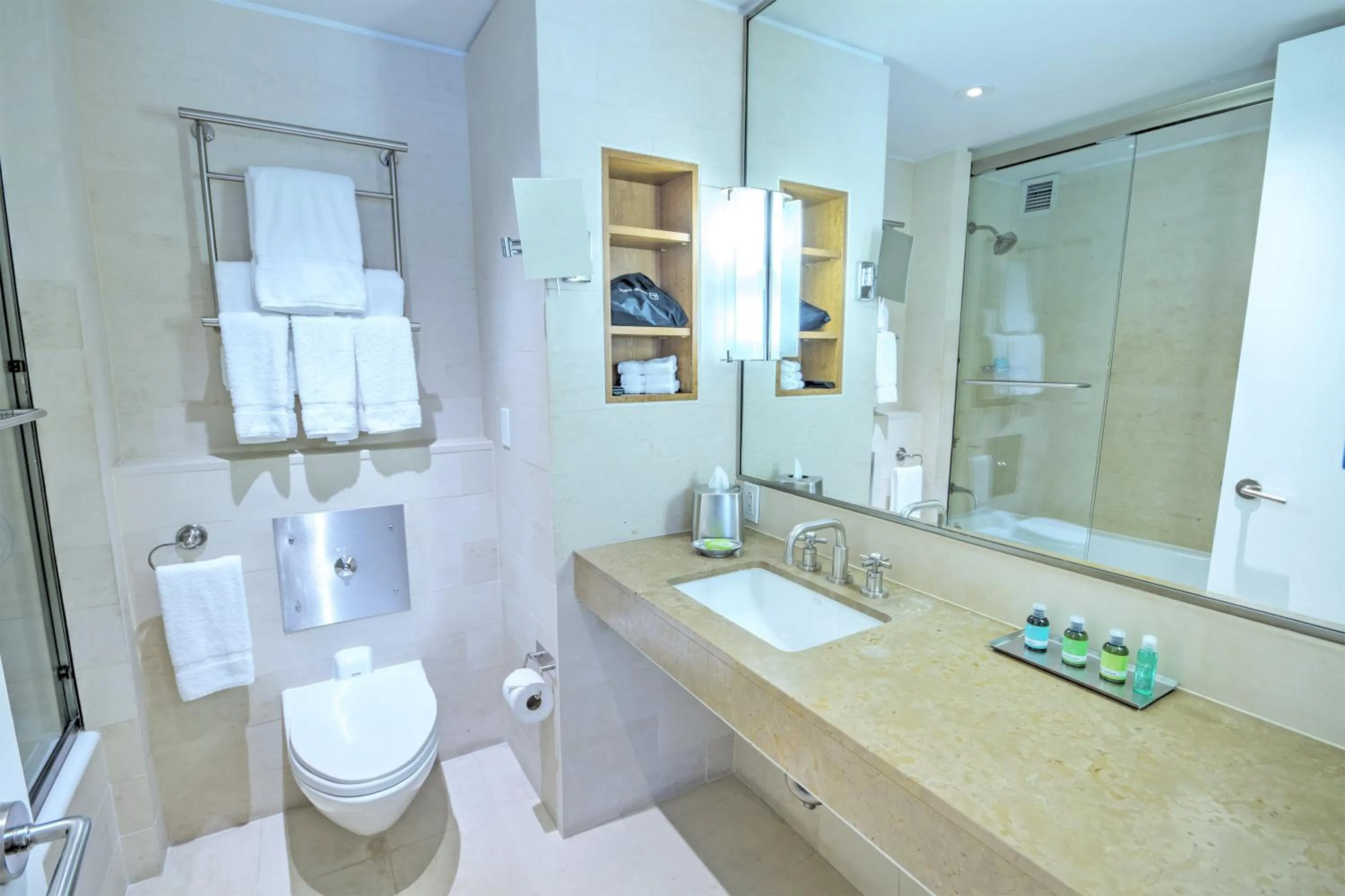 Photo of the whole room in Club Wyndham Midtown 45