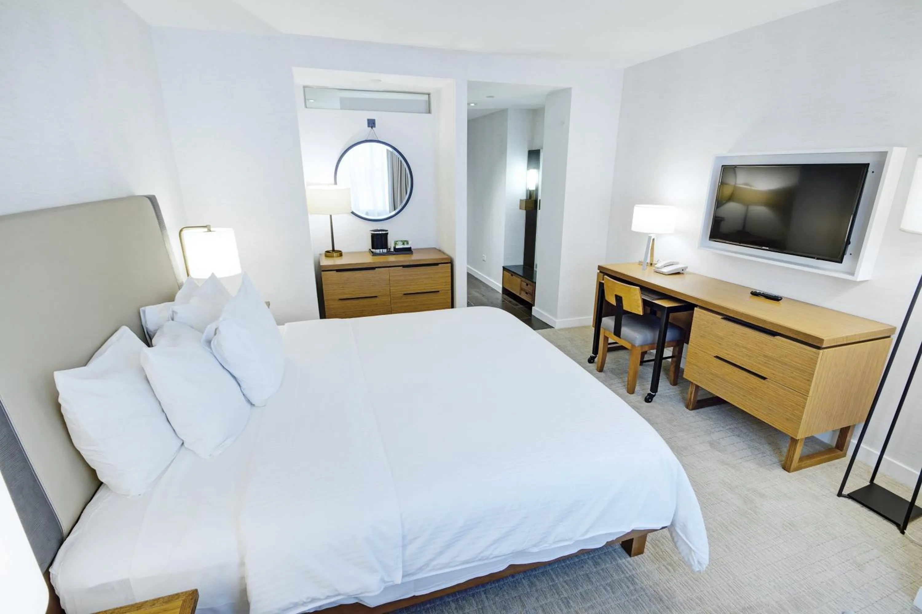 Photo of the whole room, Bed in Club Wyndham Midtown 45