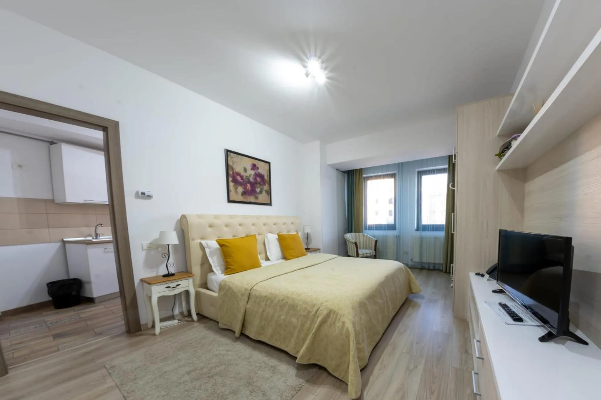 Bedroom, Bed in Avenue Parliament Old Town - Avenue Hotels