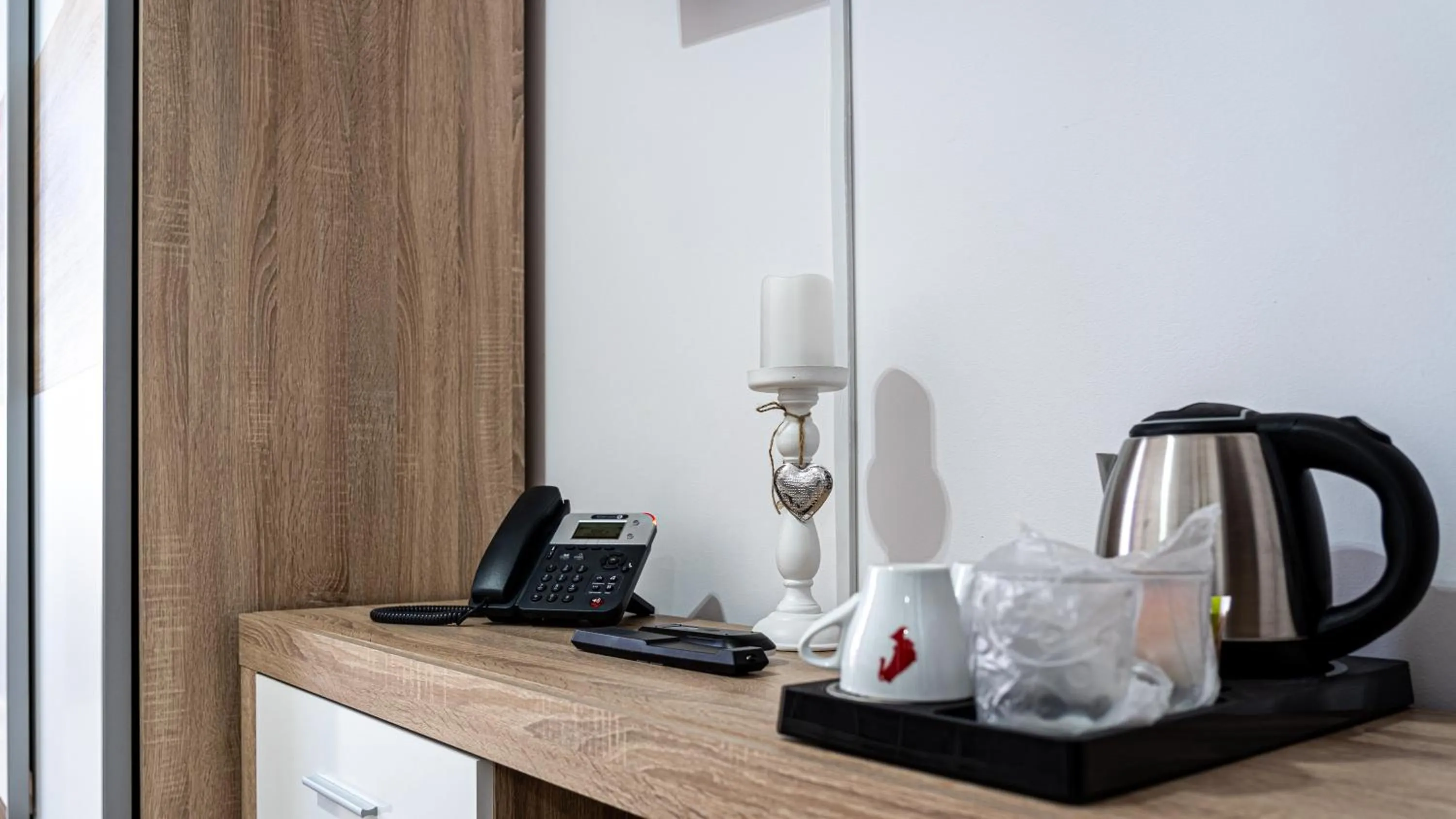 Coffee/tea facilities in Avenue Parliament Old Town - Avenue Hotels