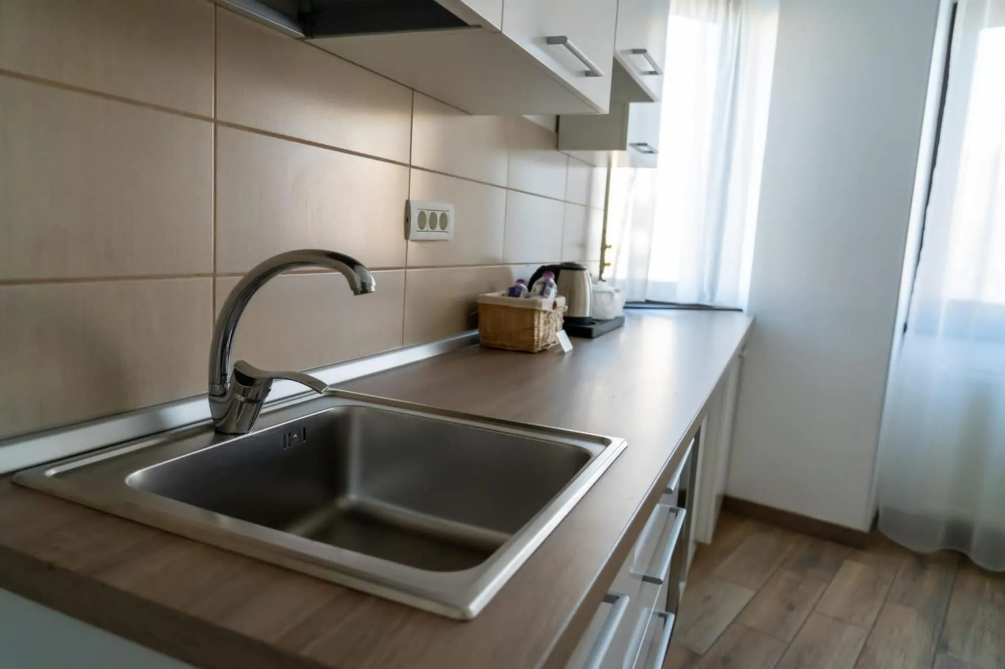 Coffee/tea facilities in Avenue Parliament Old Town - Avenue Hotels