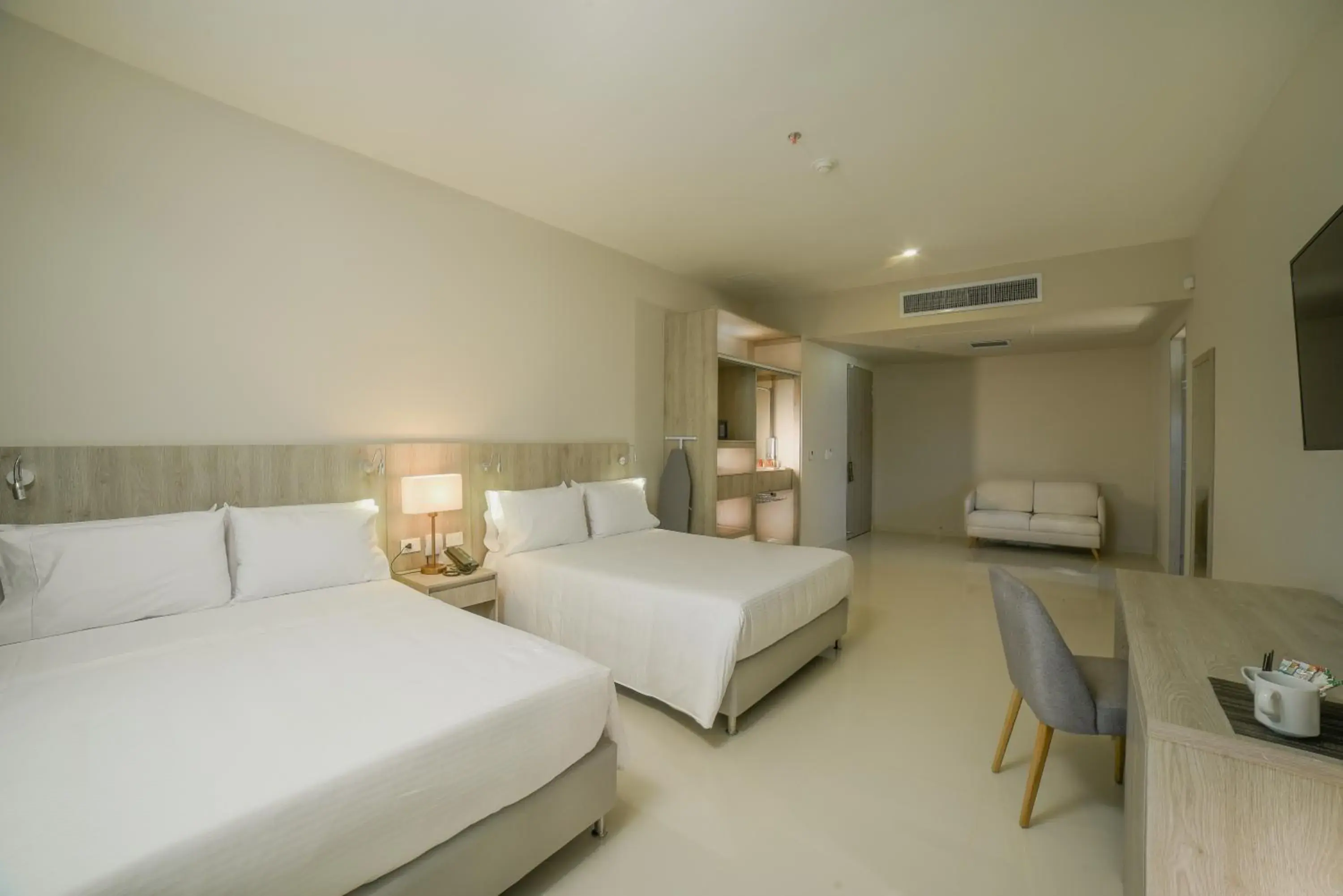 Double Room - Disability Access in Hotel Dorado Plaza Alto Prado Double Room - Disability Access in Hotel Dorado Plaza Alto Prado