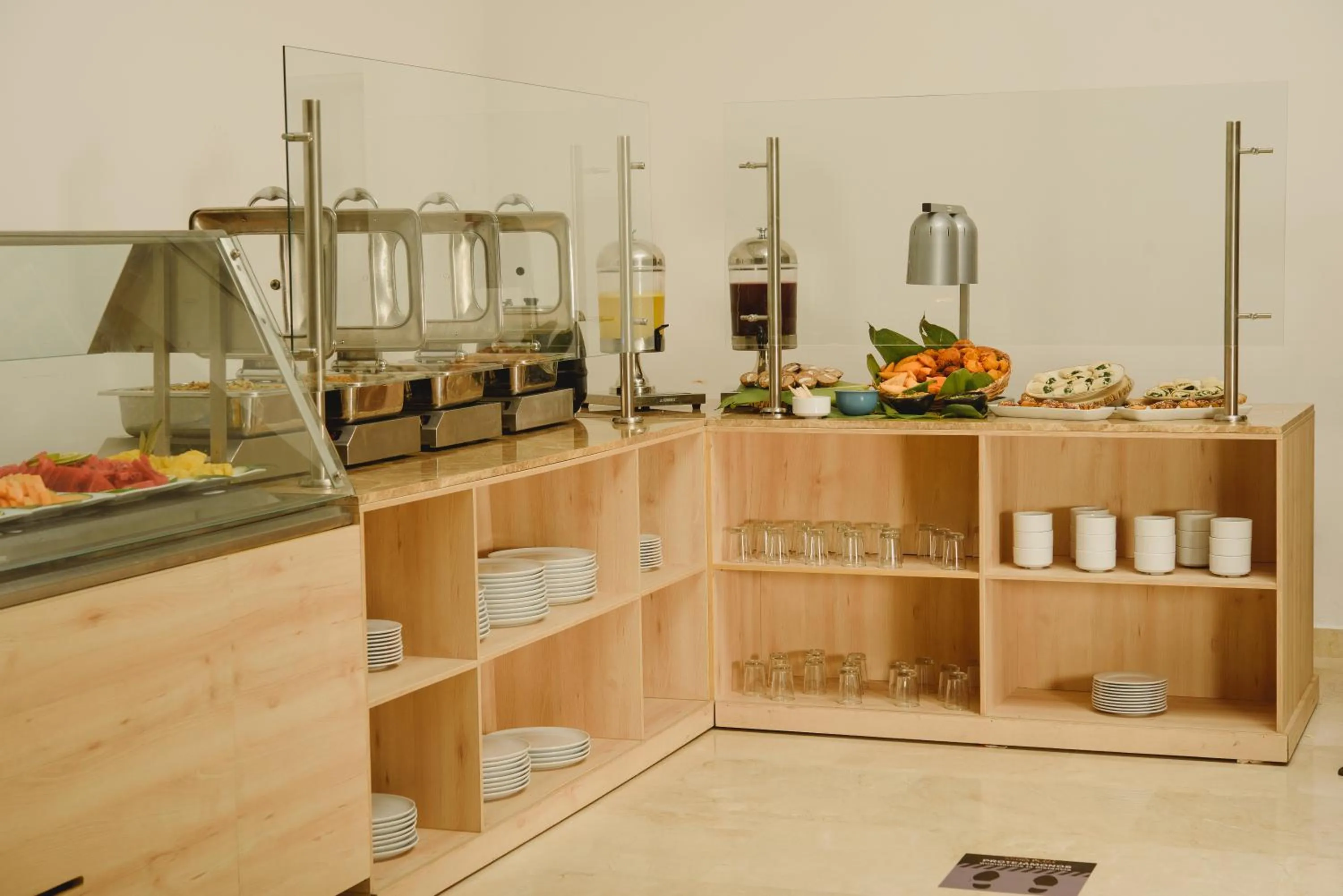 Buffet breakfast in Hotel Dorado Plaza Alto Prado