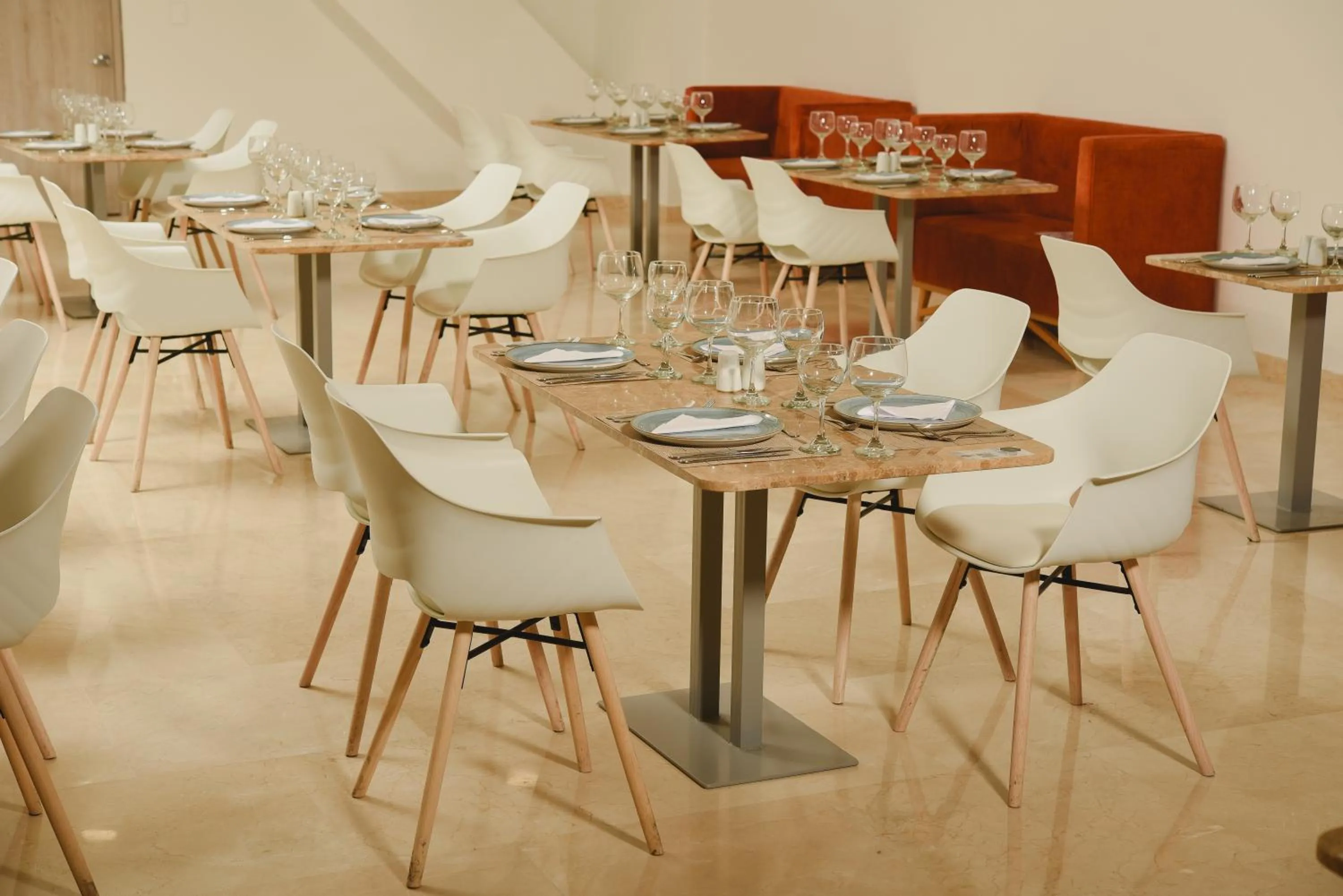 Restaurant/places to eat in Hotel Dorado Plaza Alto Prado