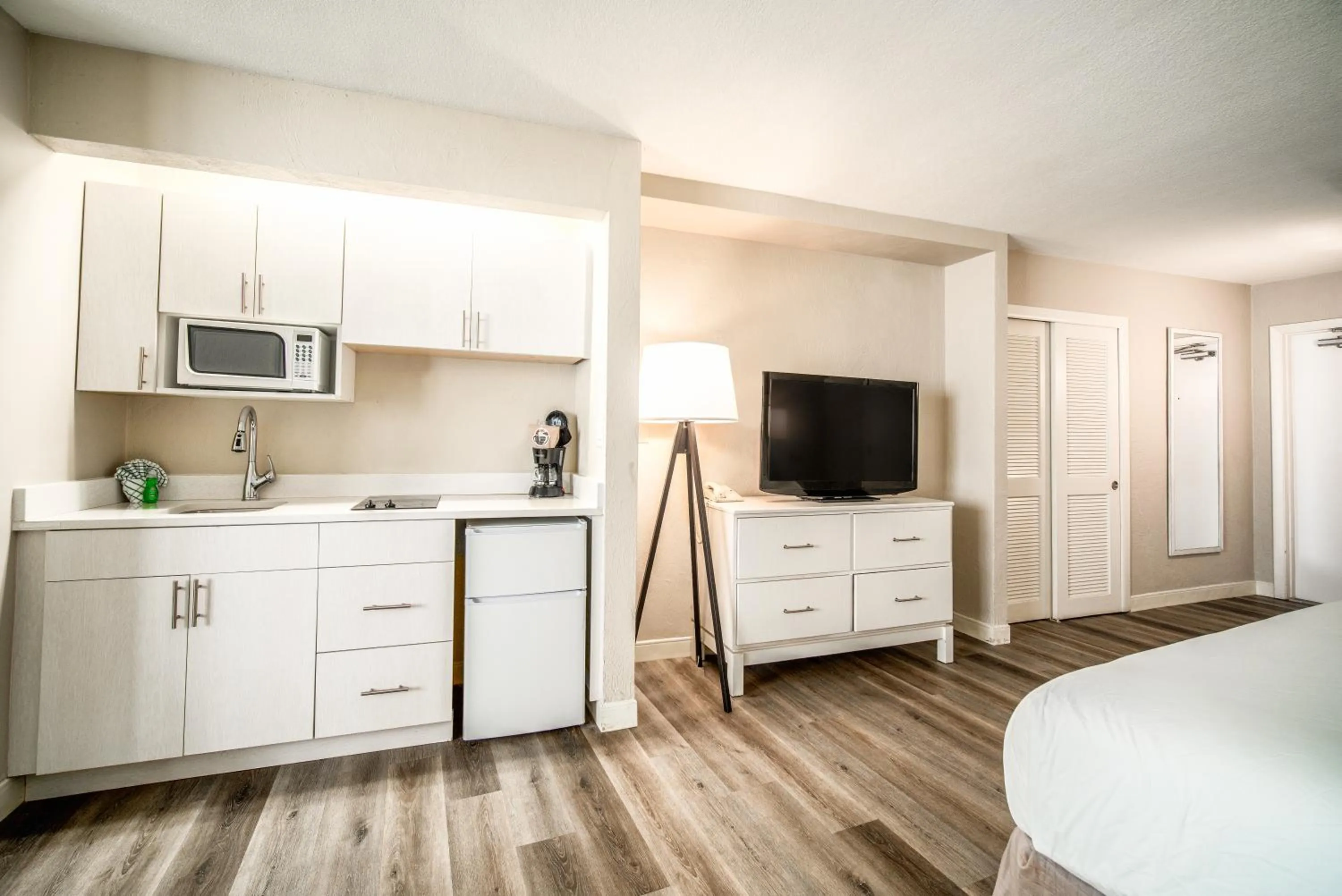 Bed in Perry's Ocean-Edge Resort