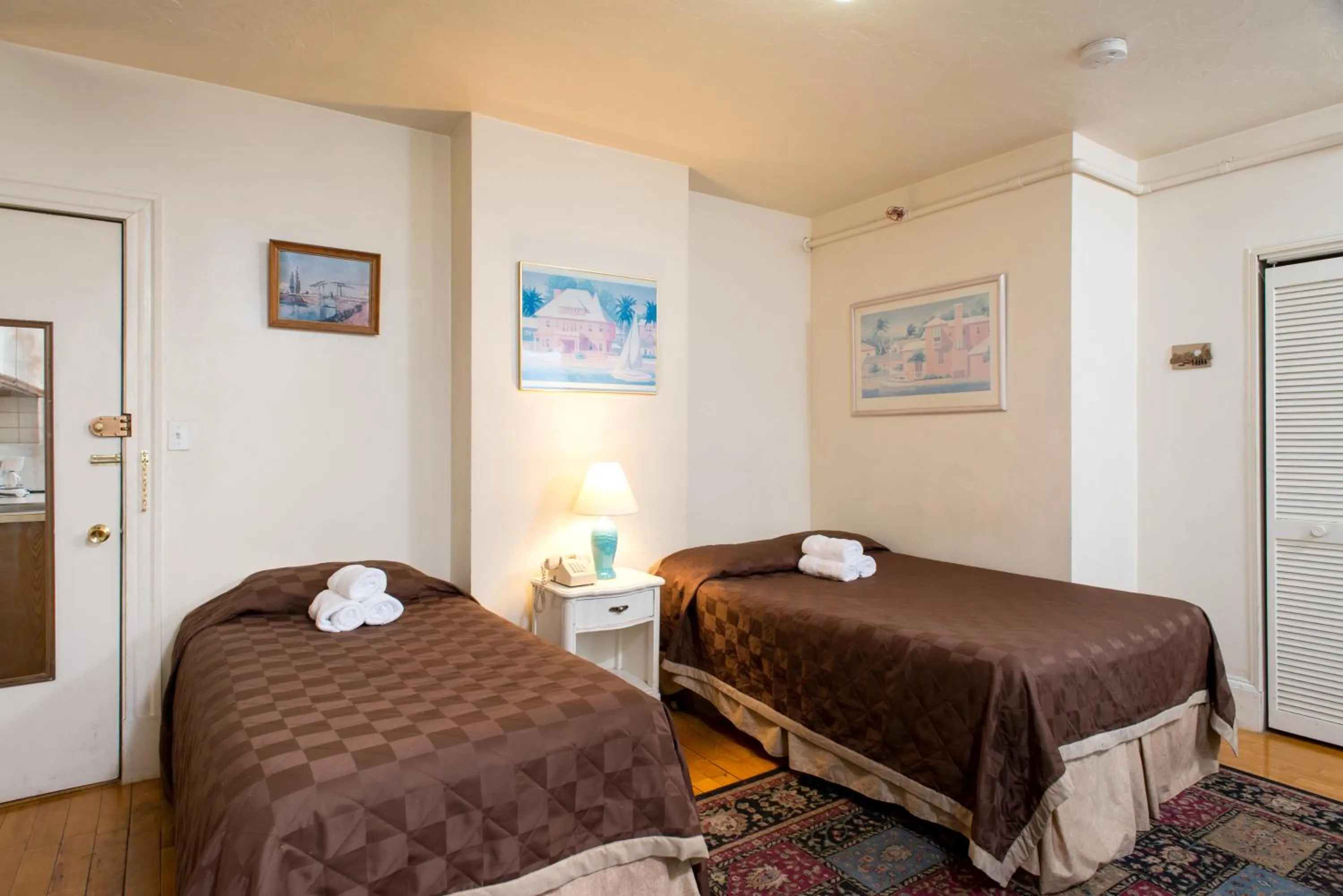 Bed in The Farrington Inn