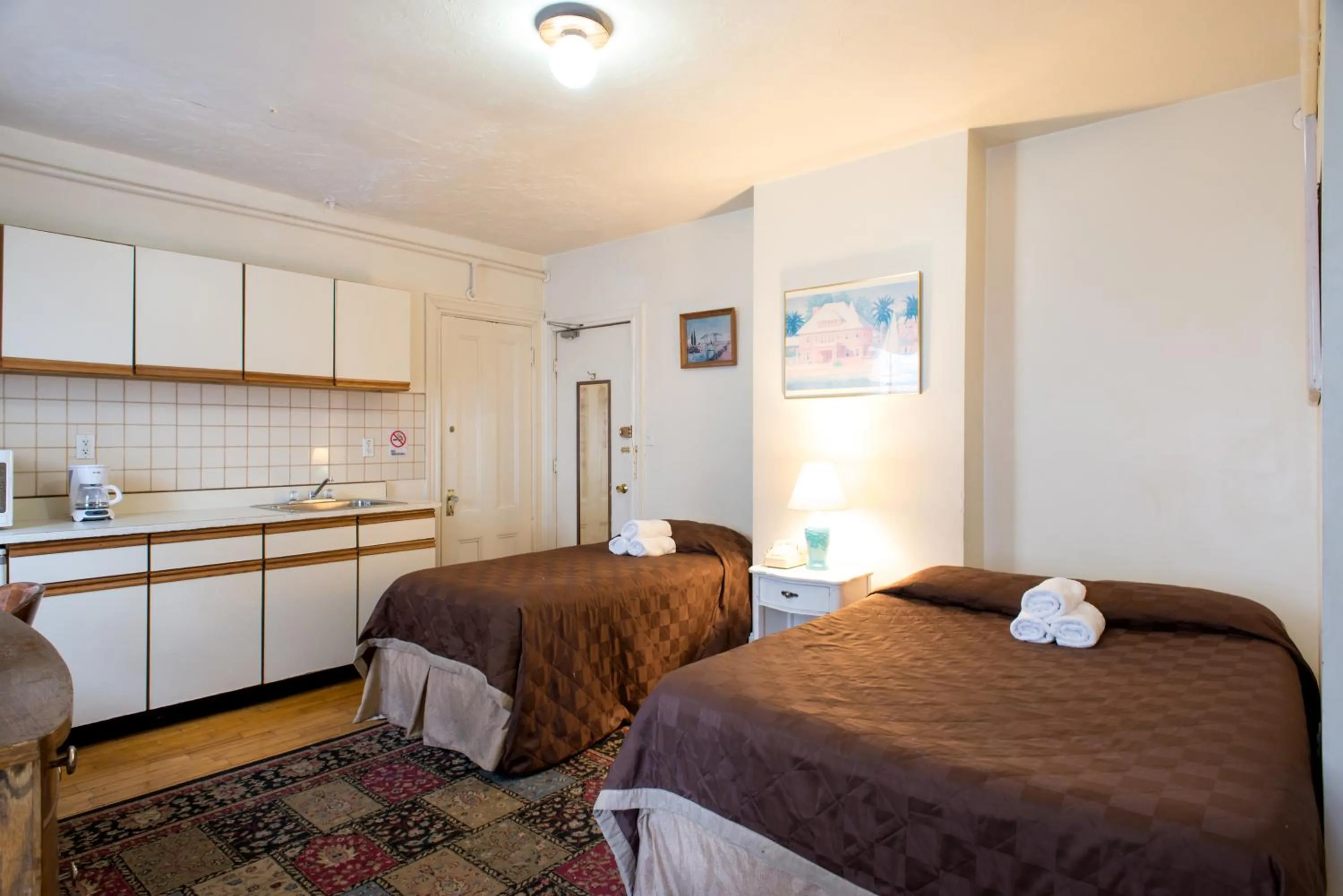 Bed in The Farrington Inn