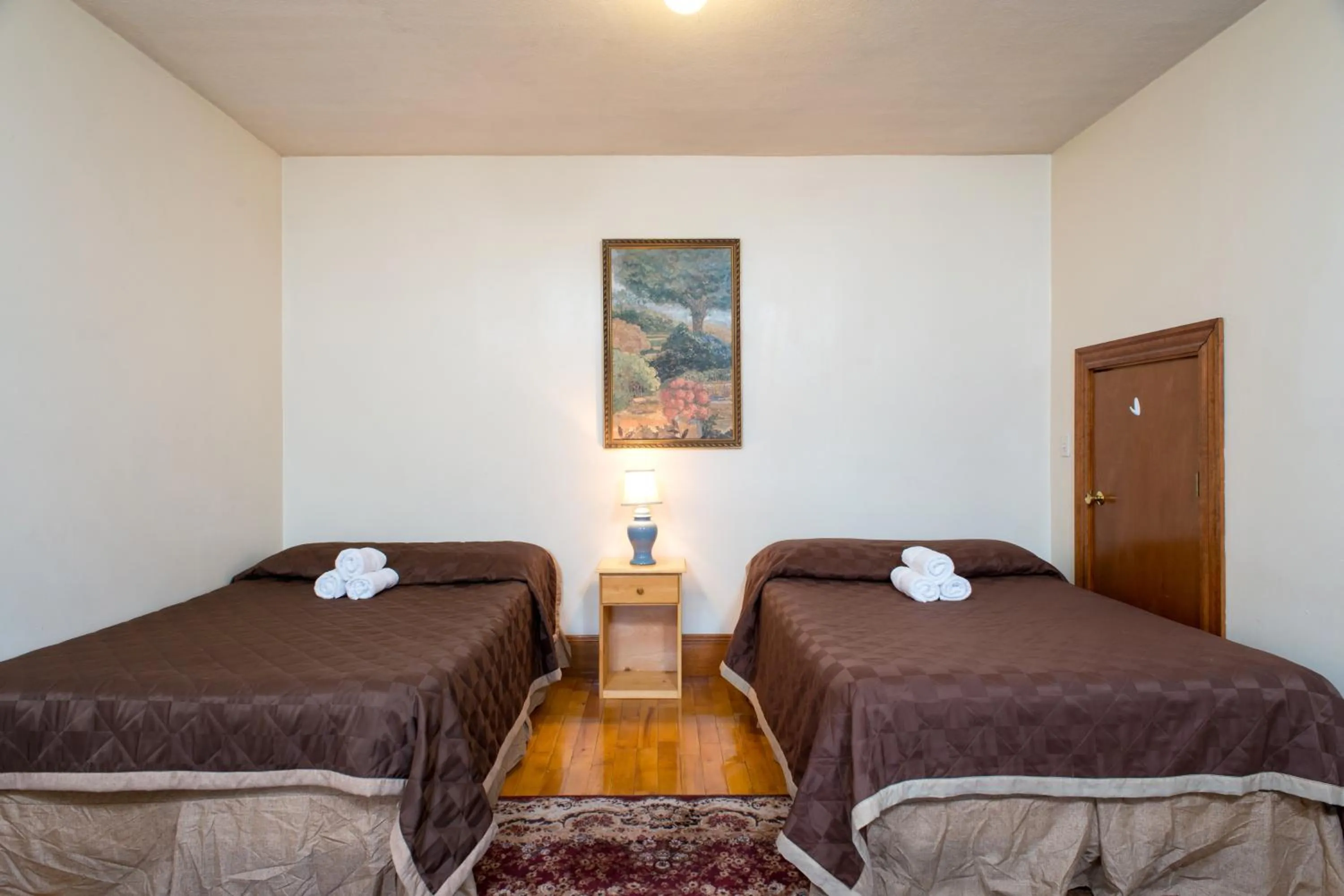 Bed in The Farrington Inn