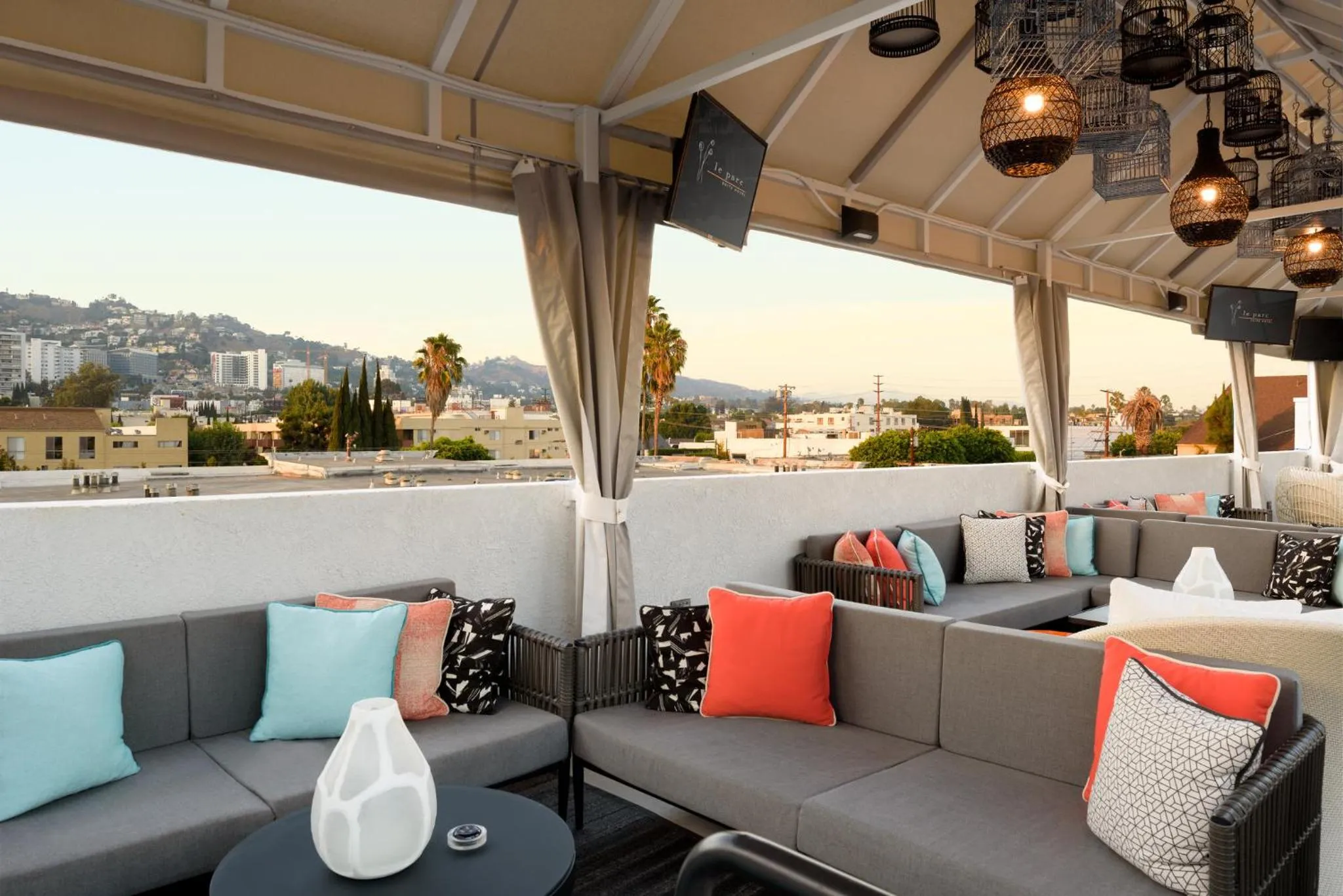 Swimming pool in Le Parc at Melrose