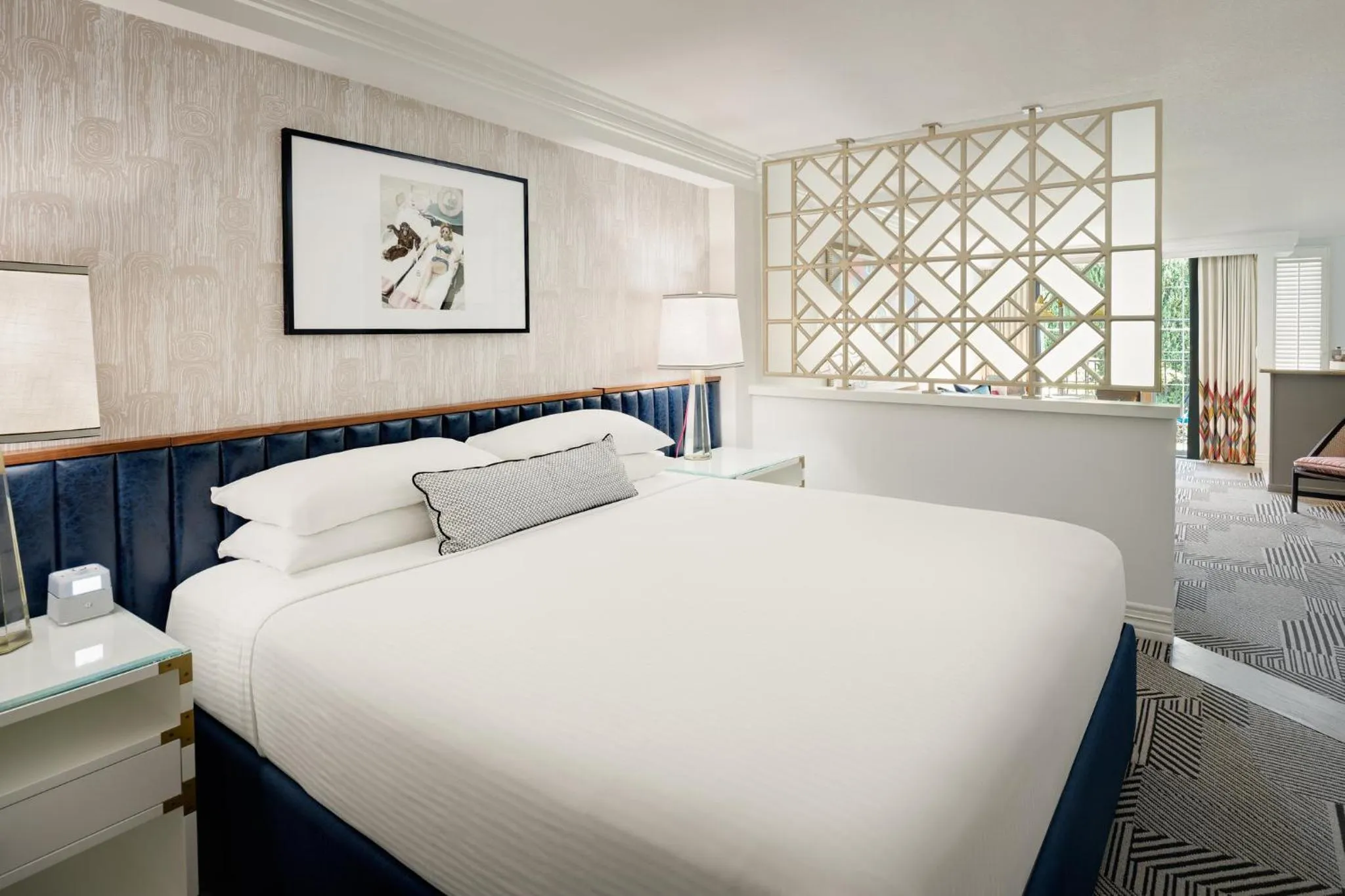 Photo of the whole room, Bed in Le Parc at Melrose