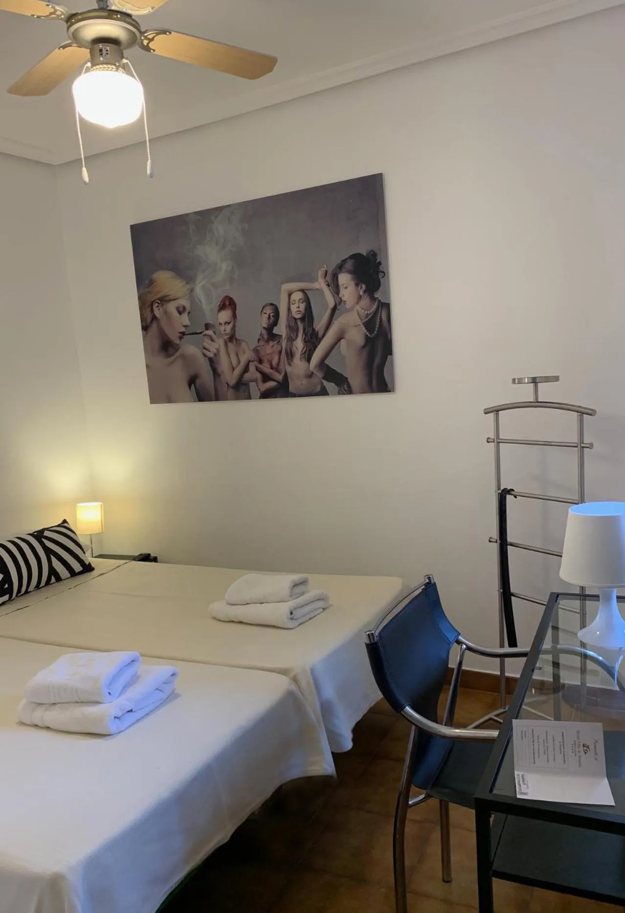 Bedroom in Hotel y Restaurante Puerta de Aranda