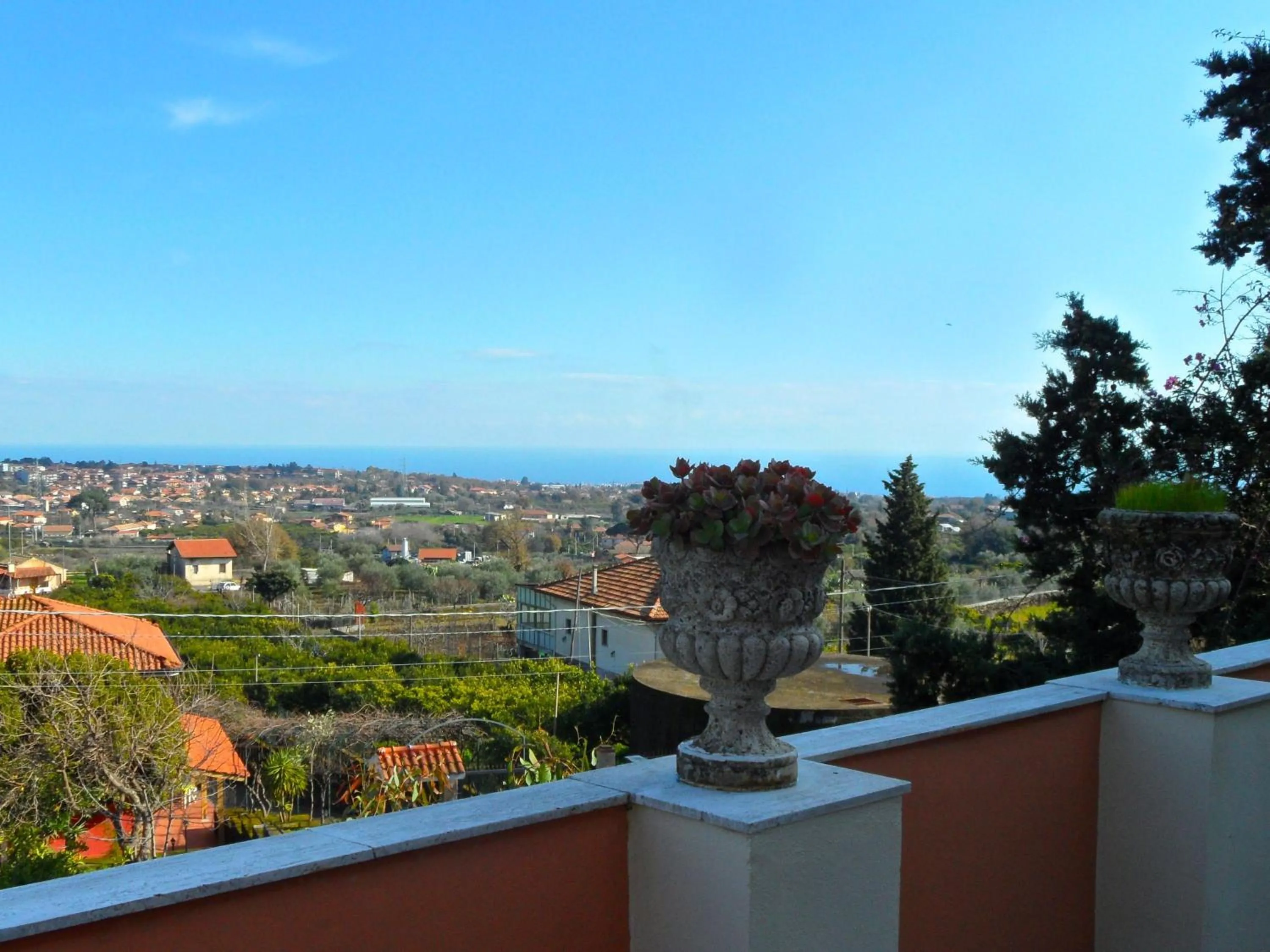 Balcony/Terrace in Villa Bonaccorso - antica e maestosa villa con piscina ai piedi dell'Etna