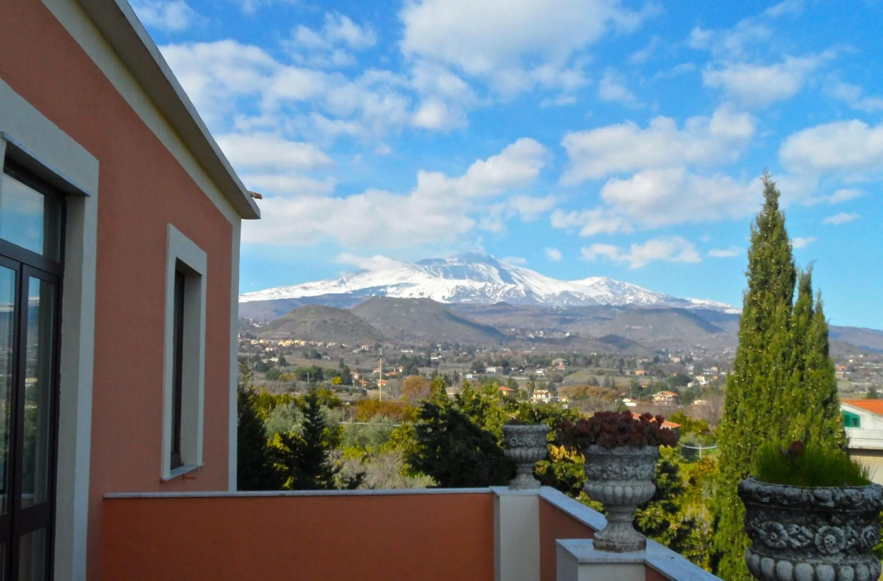 Balcony/Terrace in Villa Bonaccorso - antica e maestosa villa con piscina ai piedi dell'Etna