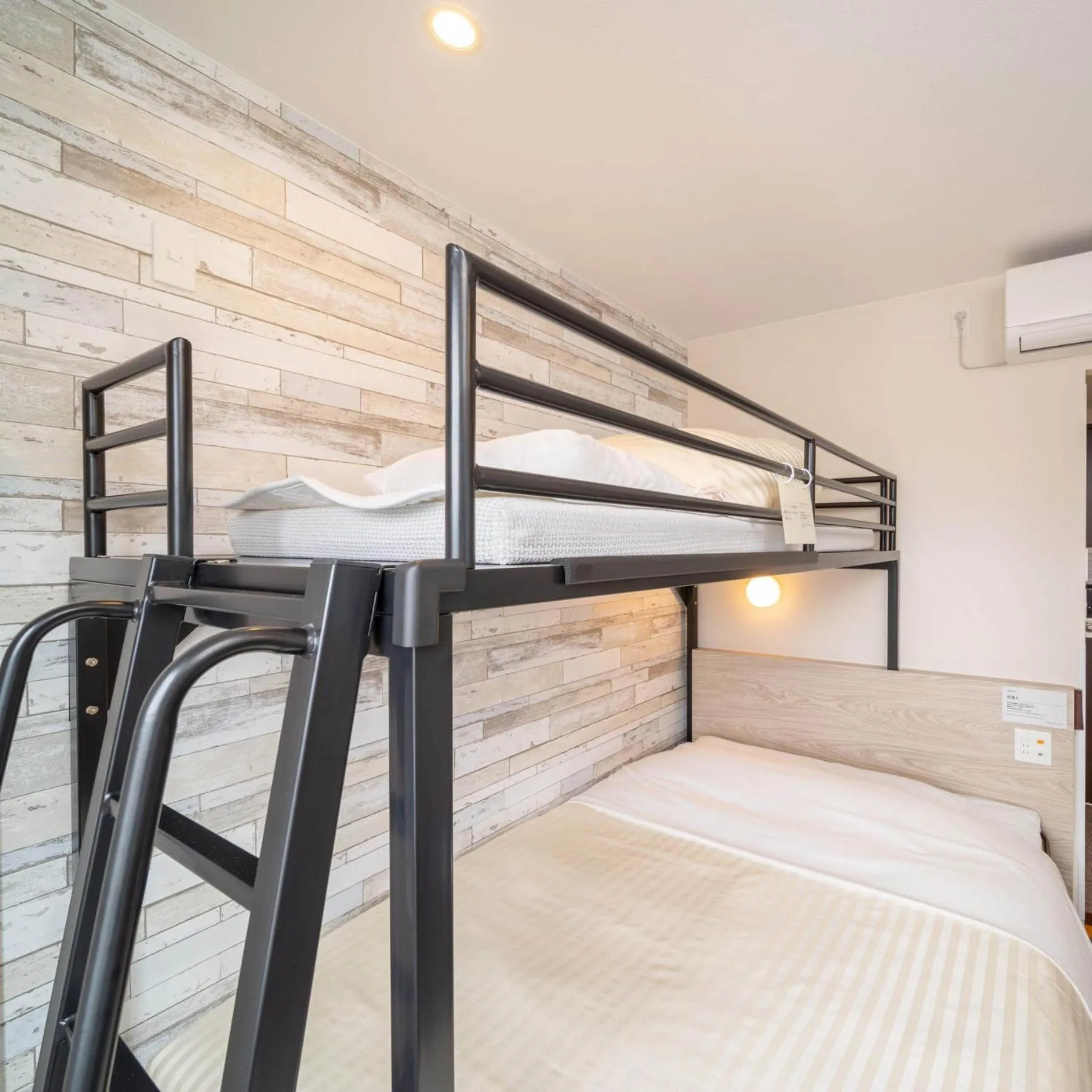 bunk bed in Super Hotel Echizen Takefu