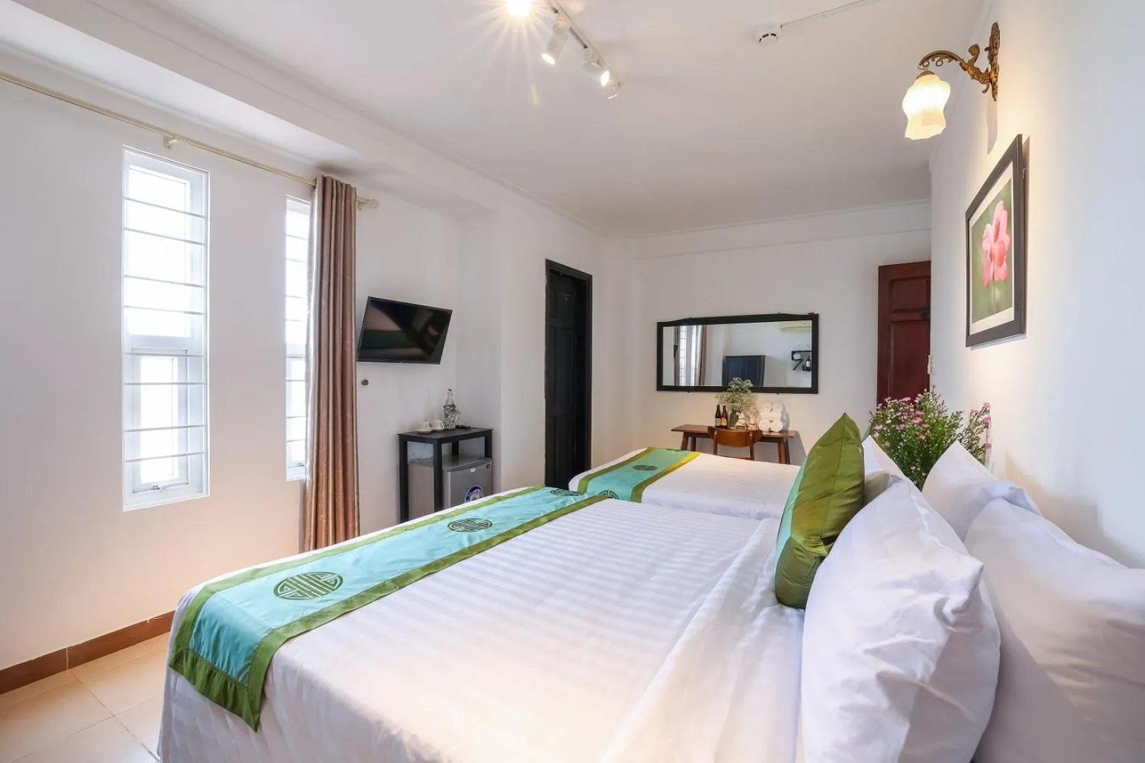 Bed in Purple Hue - Charming Riverside