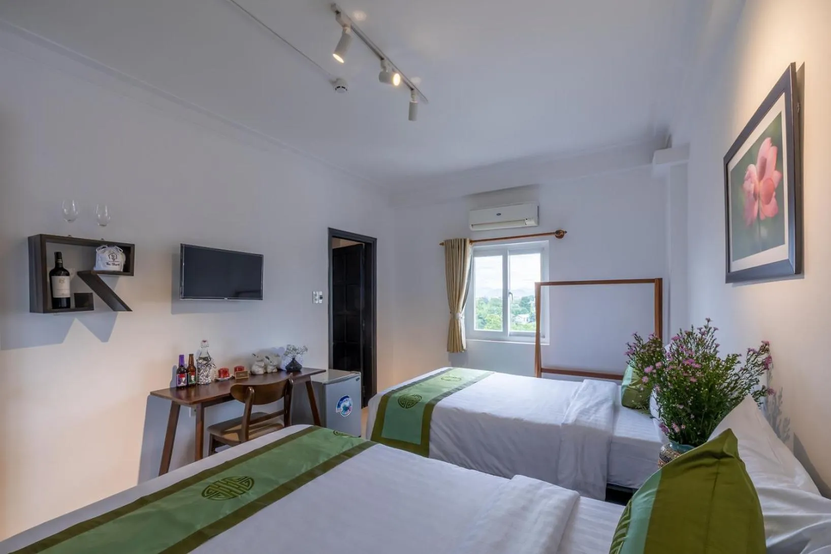 Bed in Purple Hue - Charming Riverside