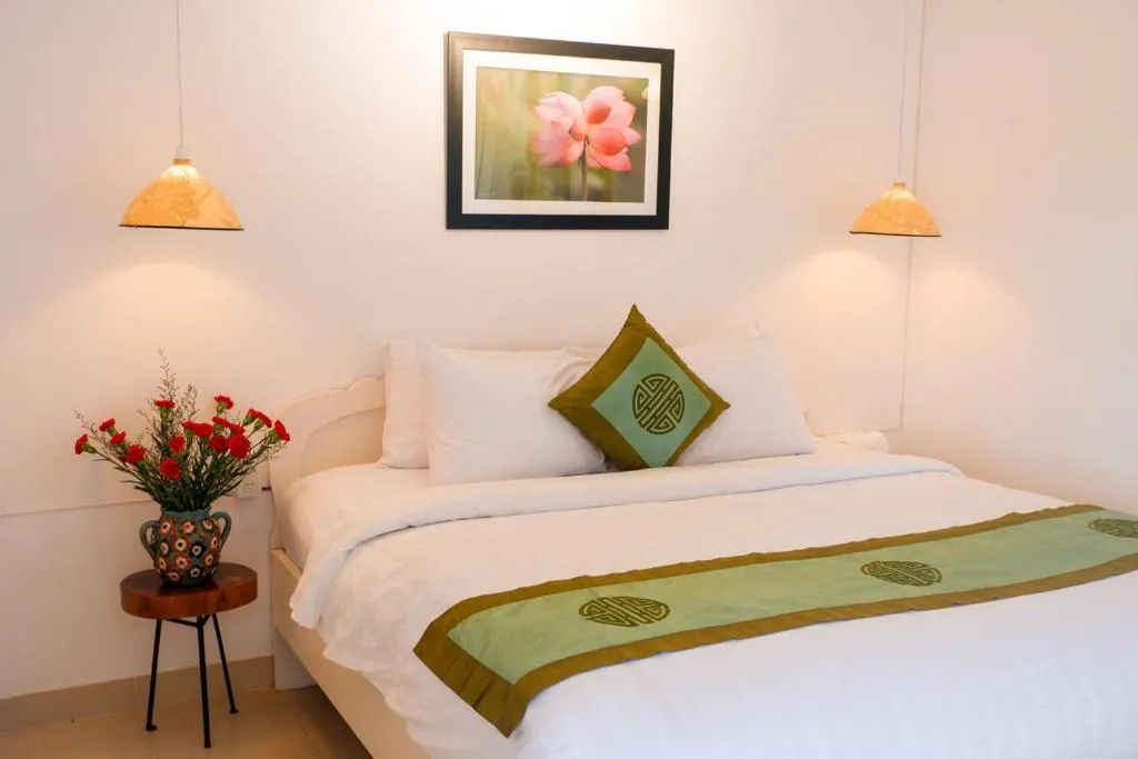 Bed in Purple Hue - Charming Riverside