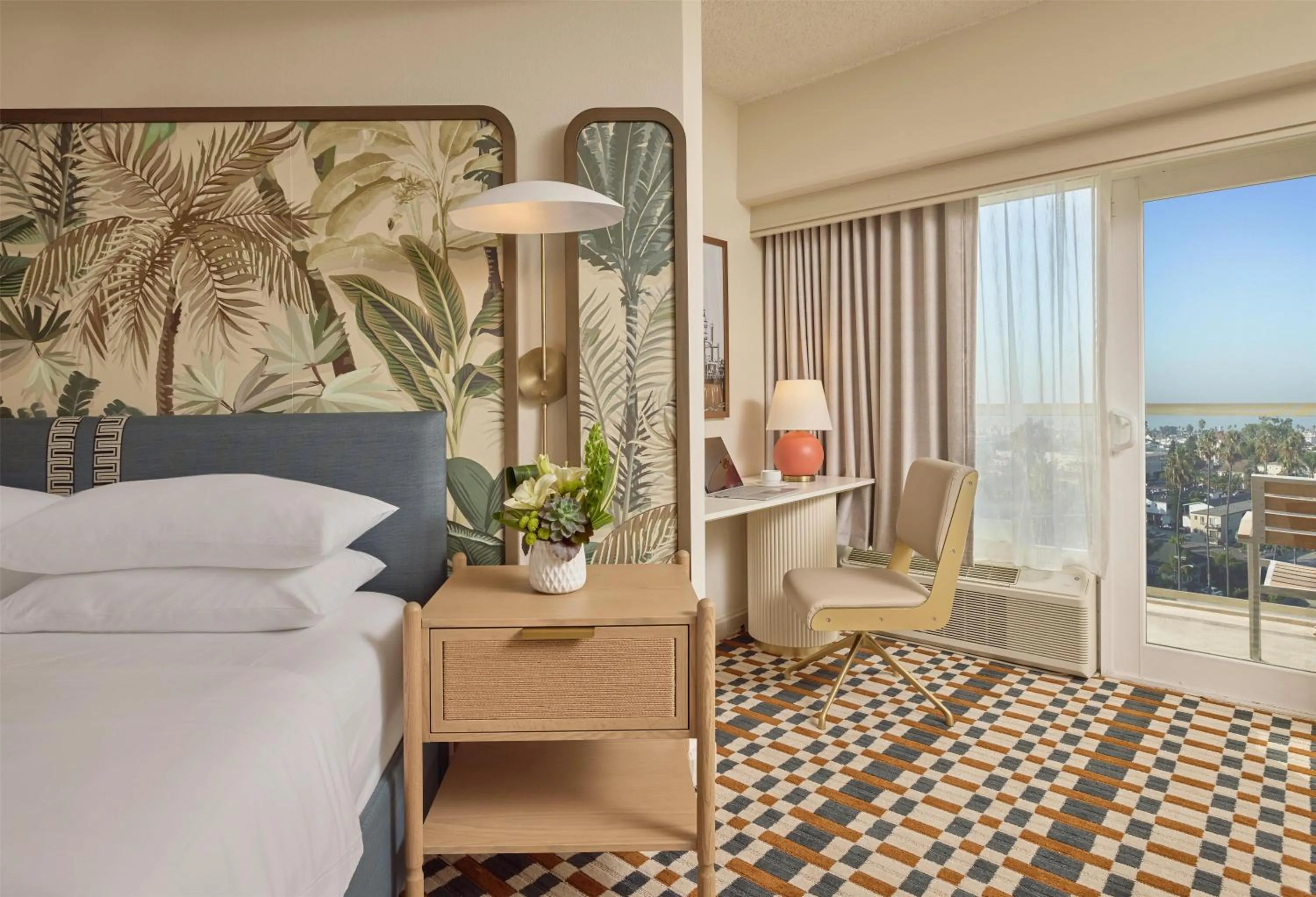 Bedroom, Bed in Hyatt Centric Delfina Santa Monica