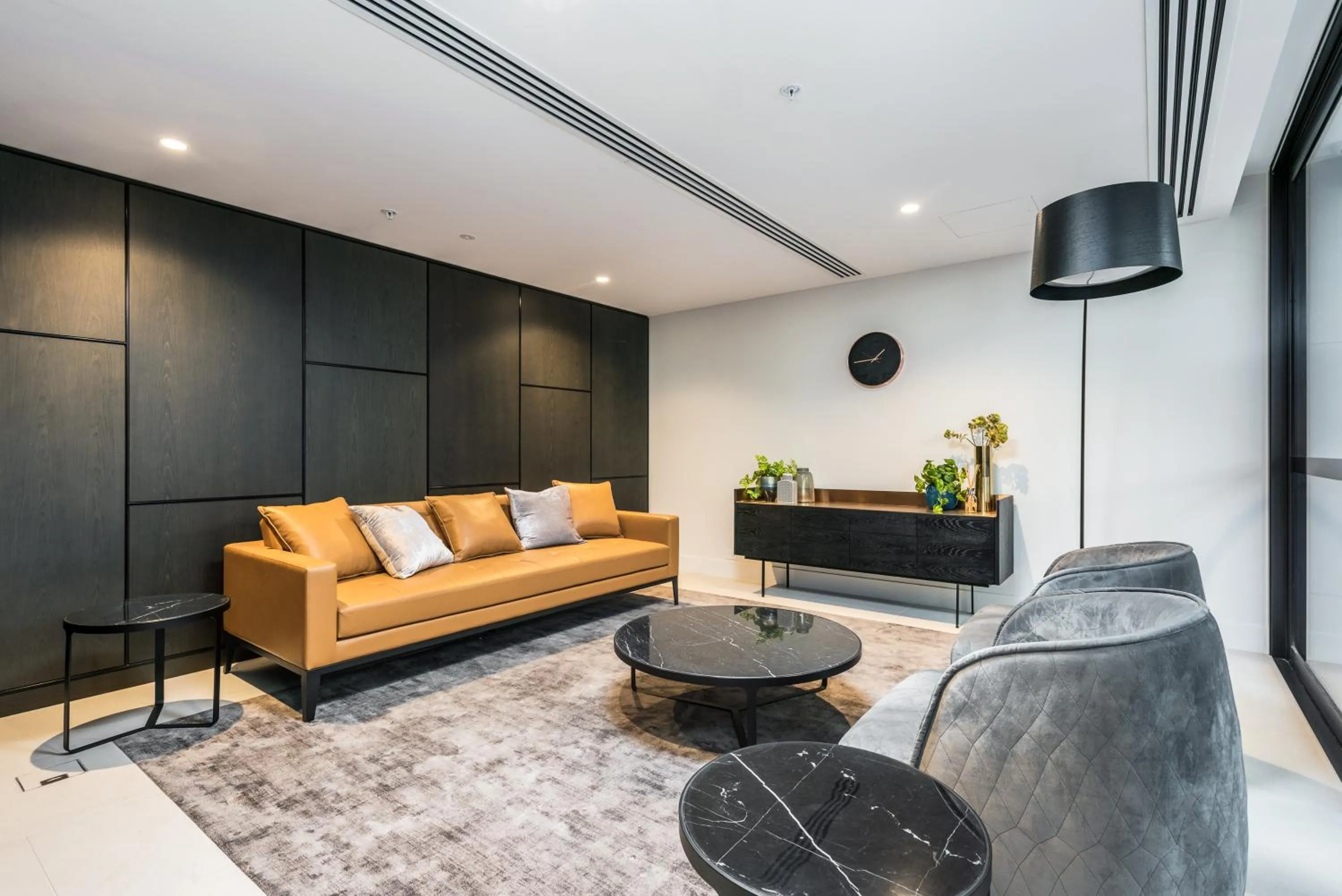 Meeting/conference room in Collins House Apartments by CLLIX