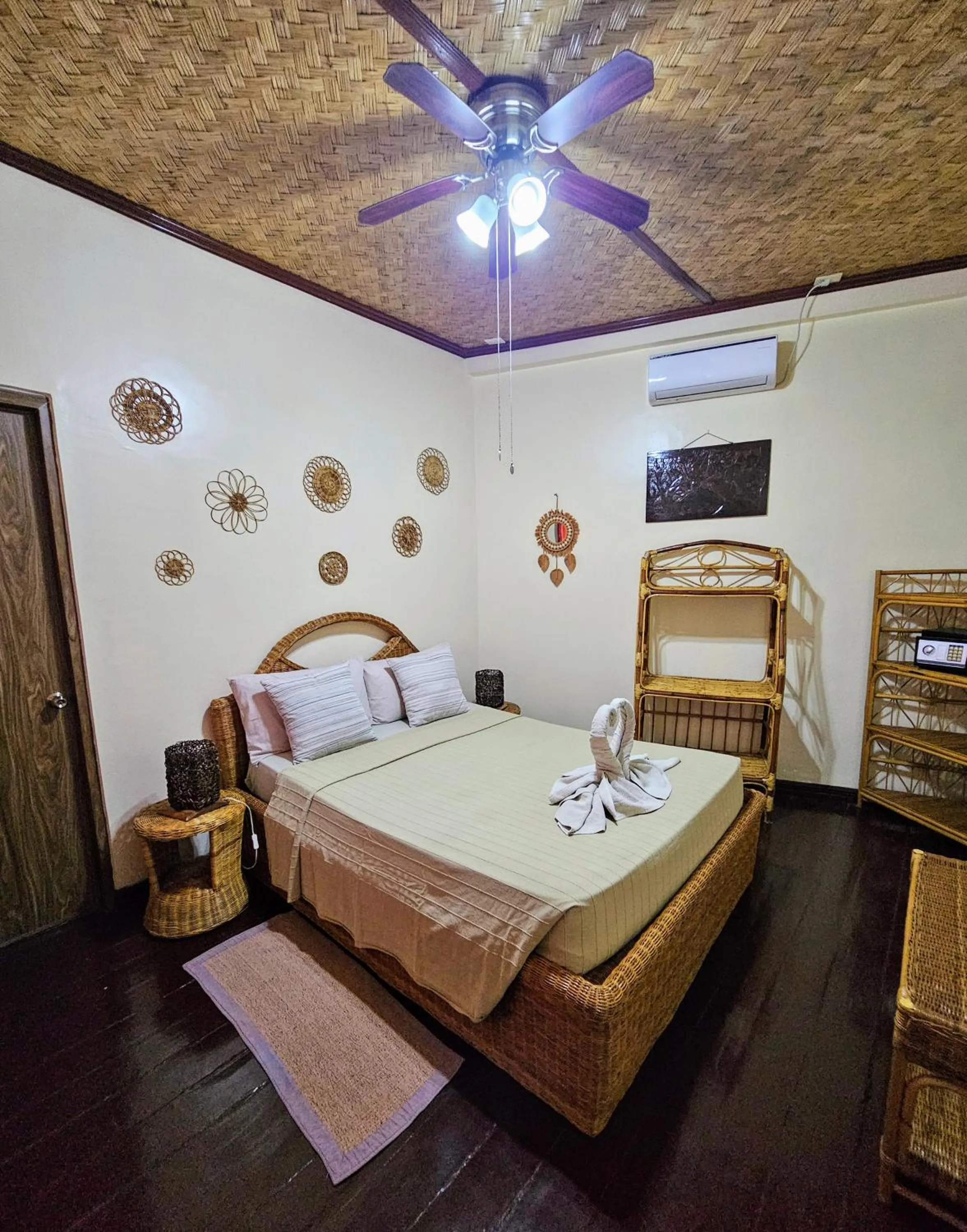 Bedroom, Bed in Angel Nido Resort