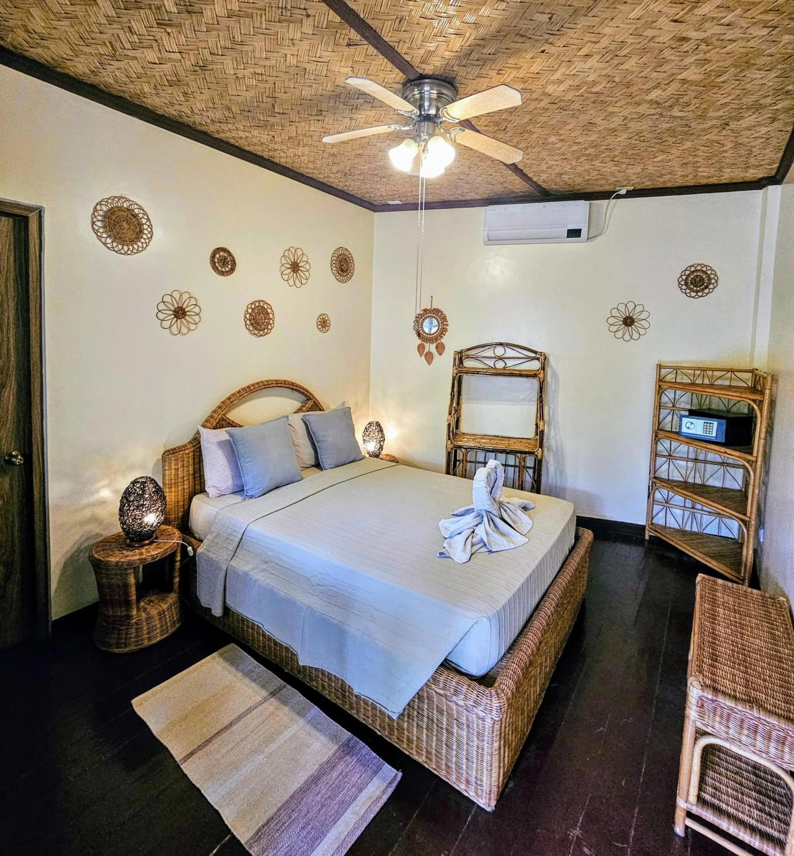 Bedroom, Bed in Angel Nido Resort