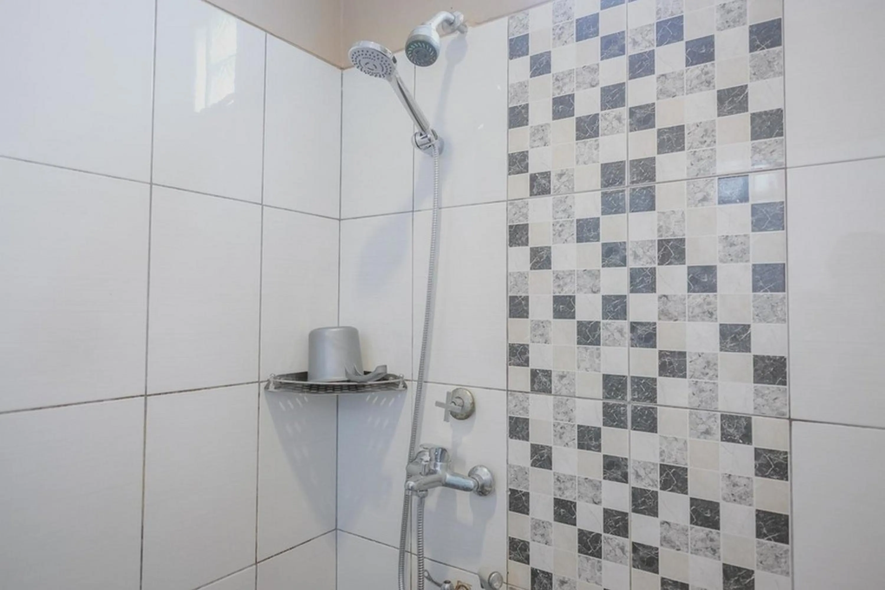 RedDoorz Syariah near Jamtos Jambi 2