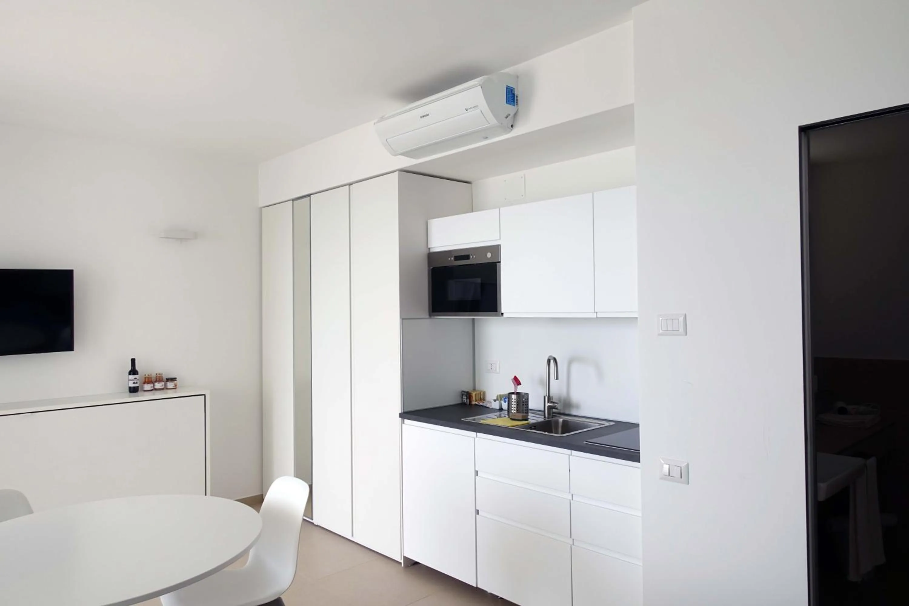 TV and multimedia in Hotel e Residence Il Faro Acciaroli