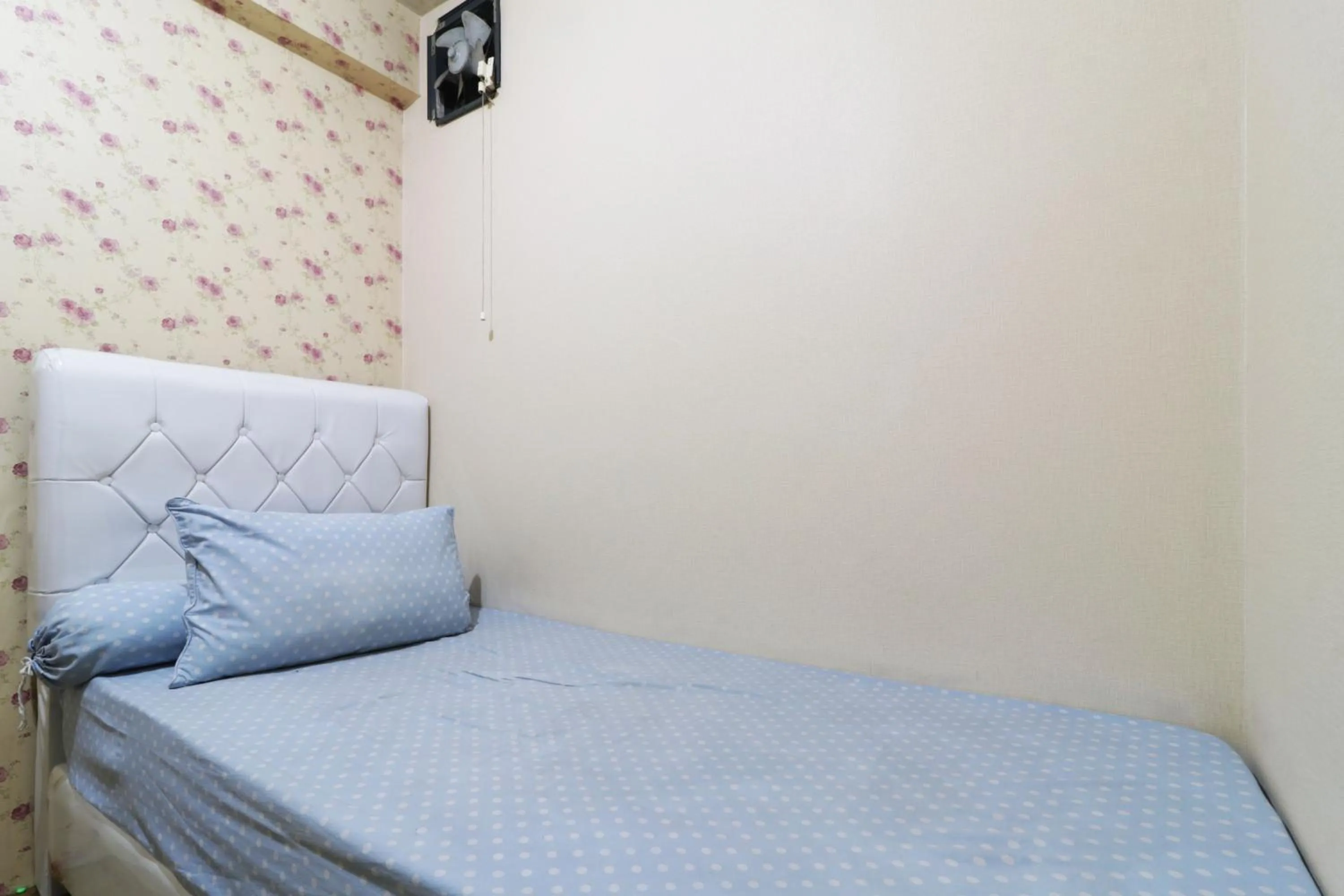 Bedroom, Bed in Apartment Kalibata City by Novi