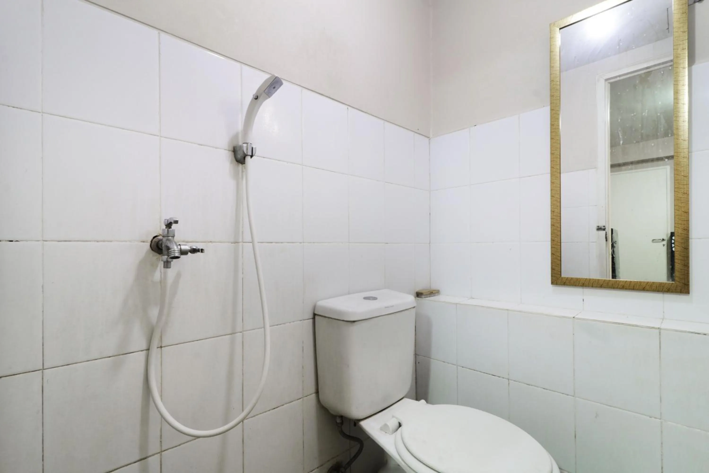 Bathroom in Apartment Kalibata City by Novi