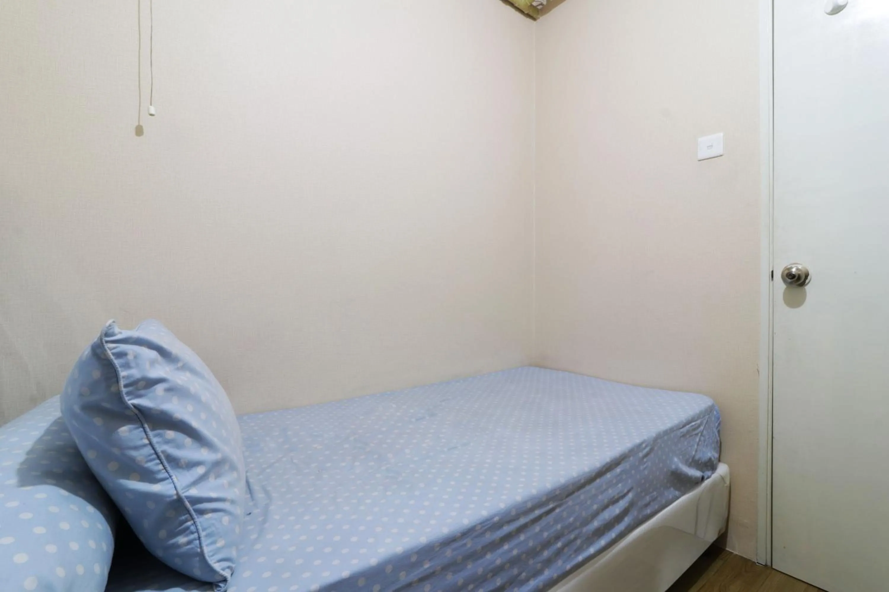 Bedroom, Bed in Apartment Kalibata City by Novi