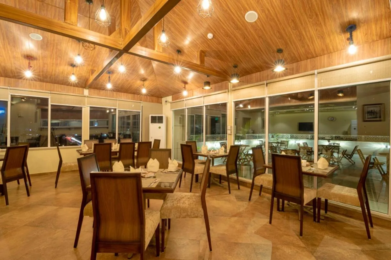 Restaurant/places to eat in Hotel One Garden Town, Lahore