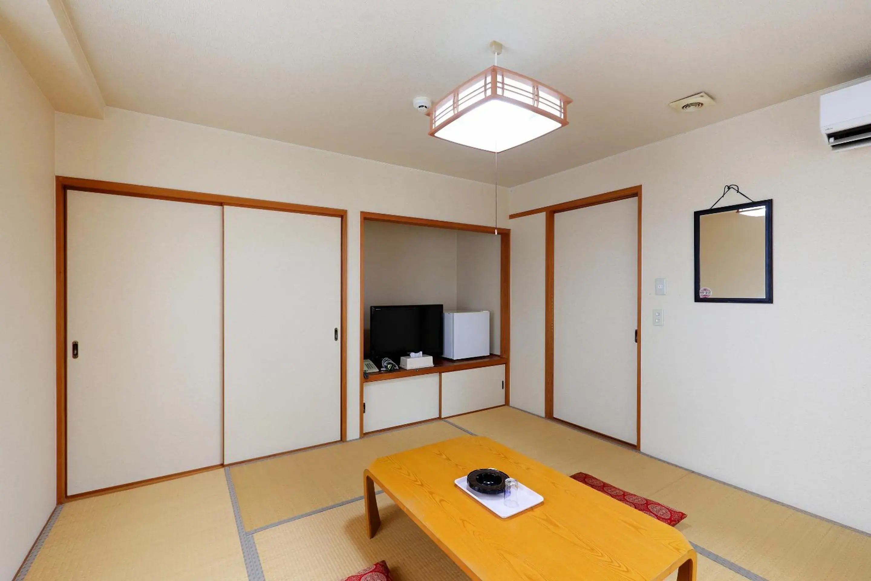 Japanese-Style Triple Room - single occupancy - Non Smoking in Tabist Rays Hotel Yakata Japanese-Style Triple Room - single occupancy - Non Smoking in Tabist Rays Hotel Yakata